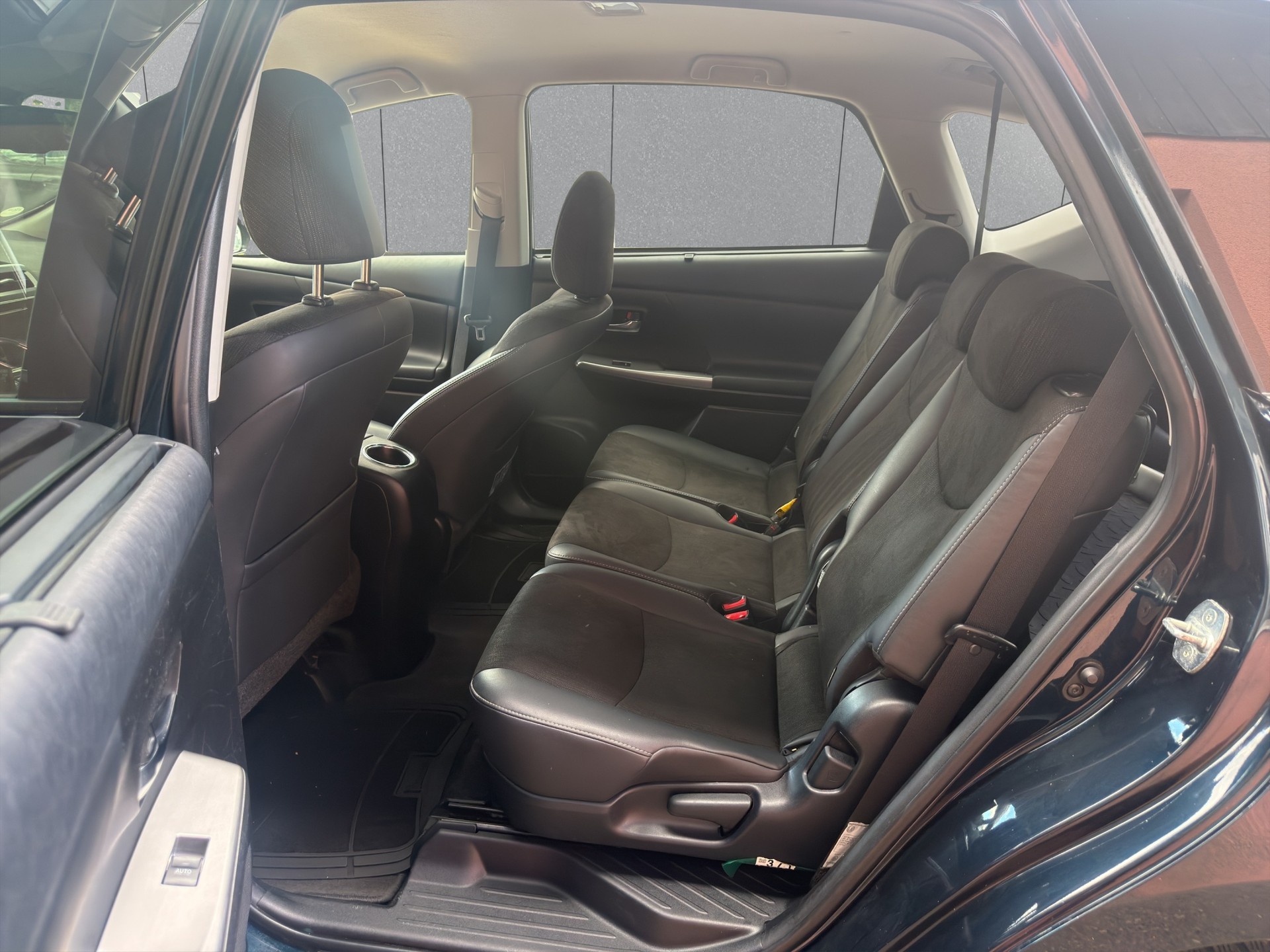 TOYOTA Prius+ 1.8 VVT-i HSD Premium-image-9