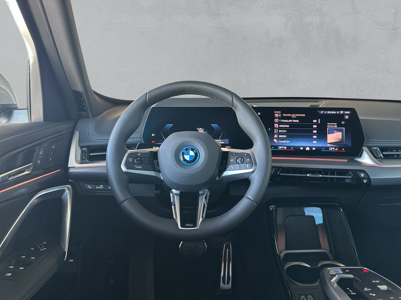 BMW iX1 xDrive 30 M Sport-image-14