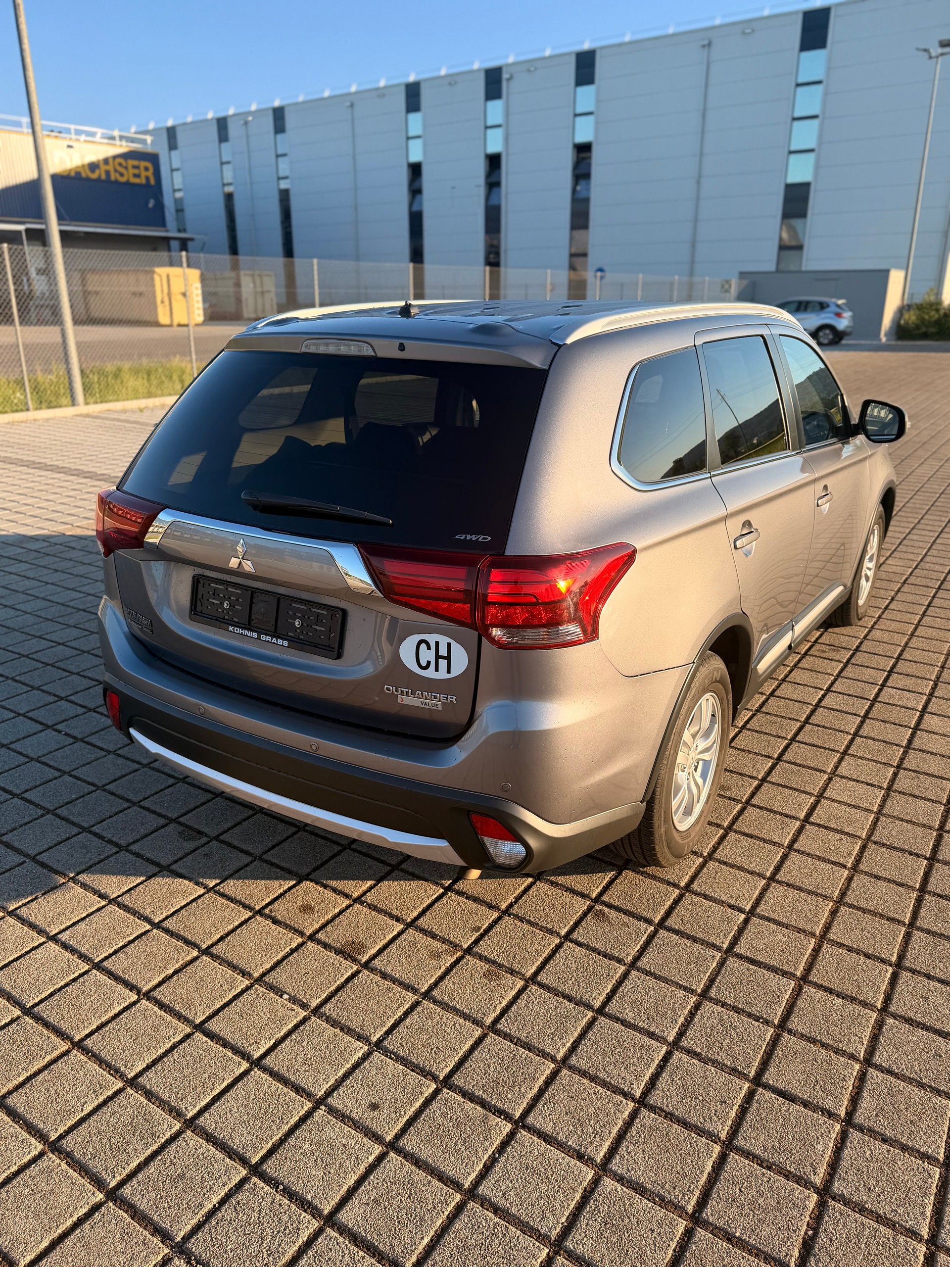 MITSUBISHI Outlander 2.2 DID Value 4WD AHK: 2000KG-image-8