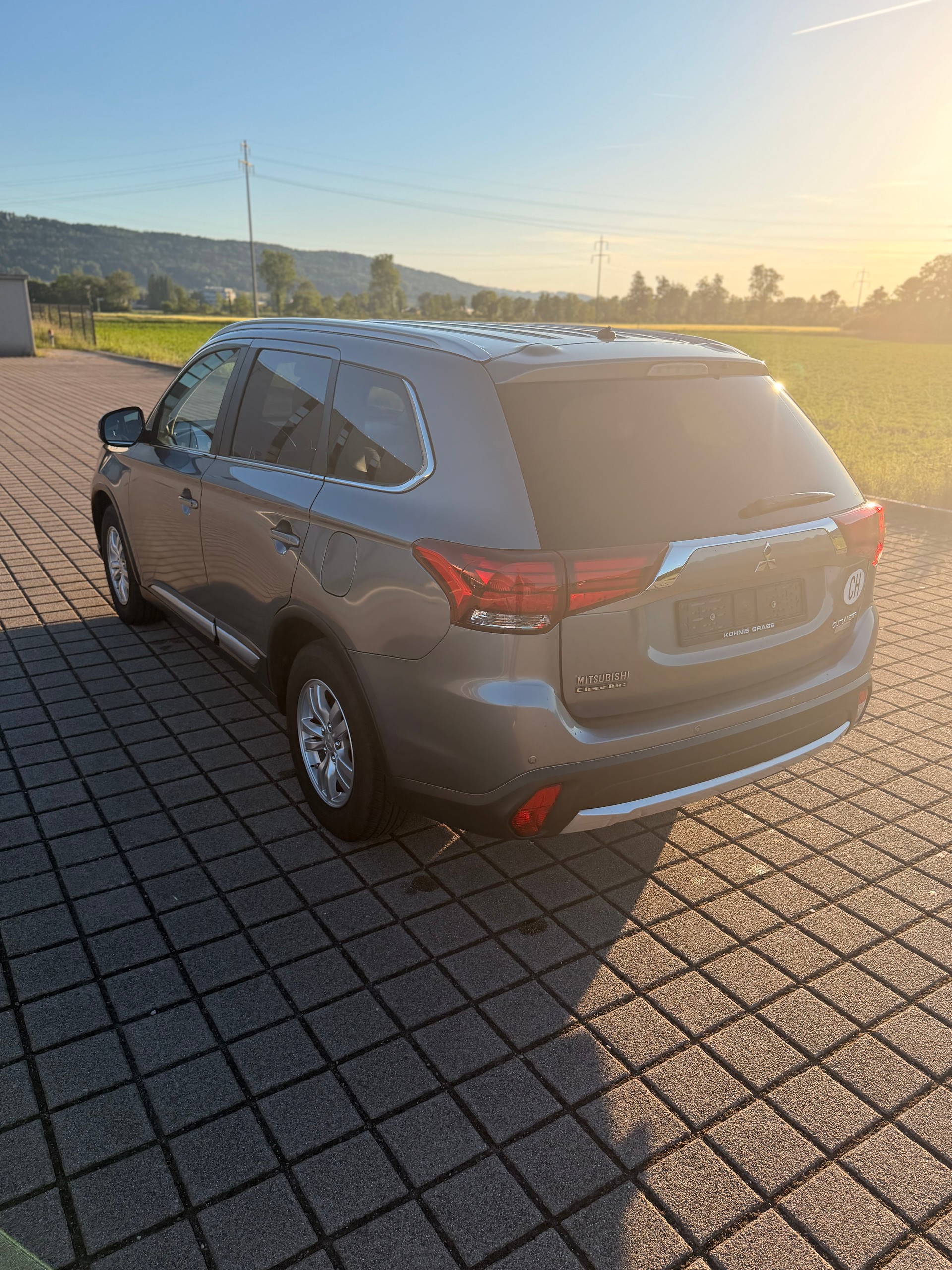 MITSUBISHI Outlander 2.2 DID Value 4WD AHK: 2000KG-image-12