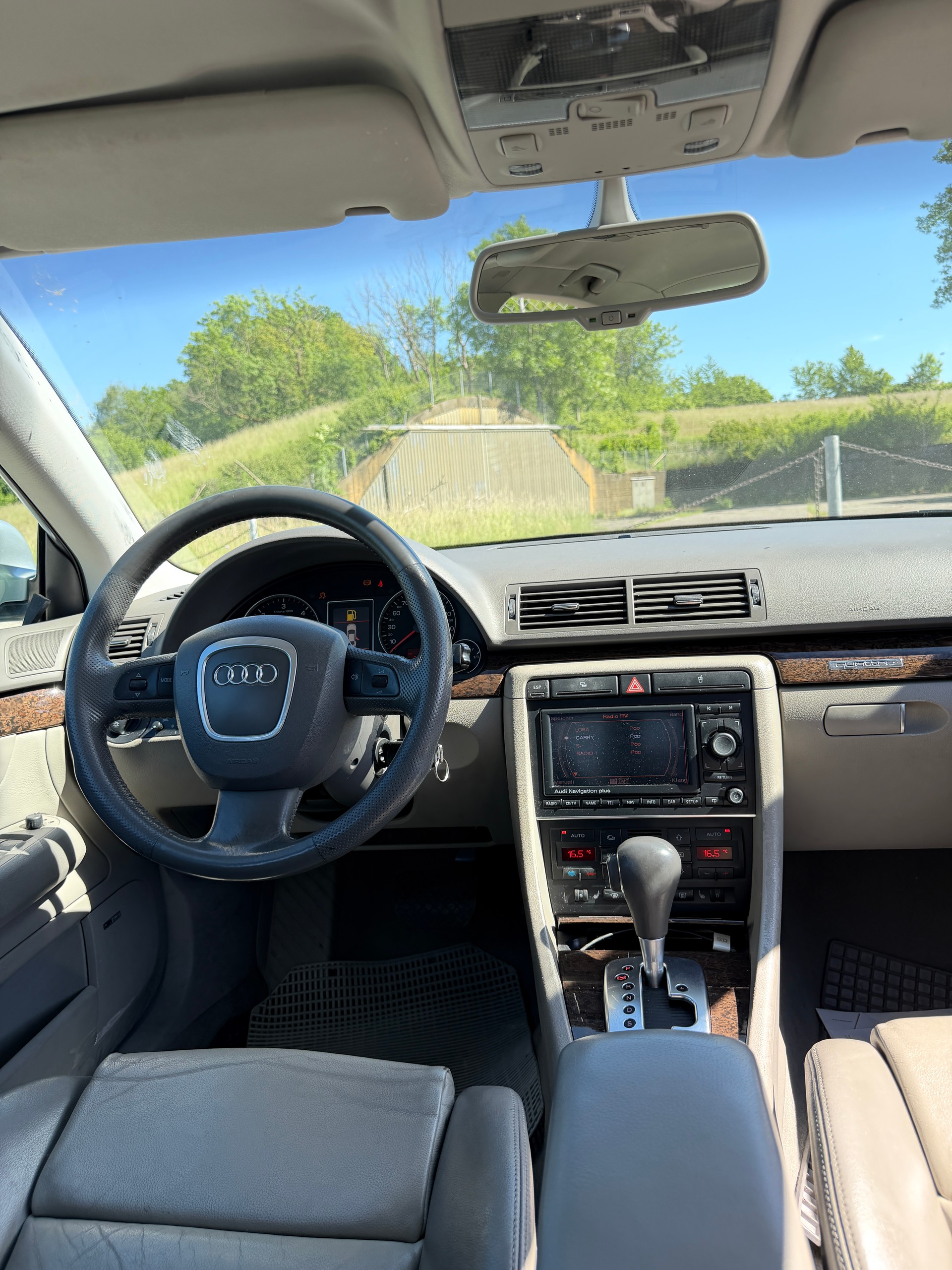 AUDI A4 Limousine 3.0 V6 TDI quattro-image-9