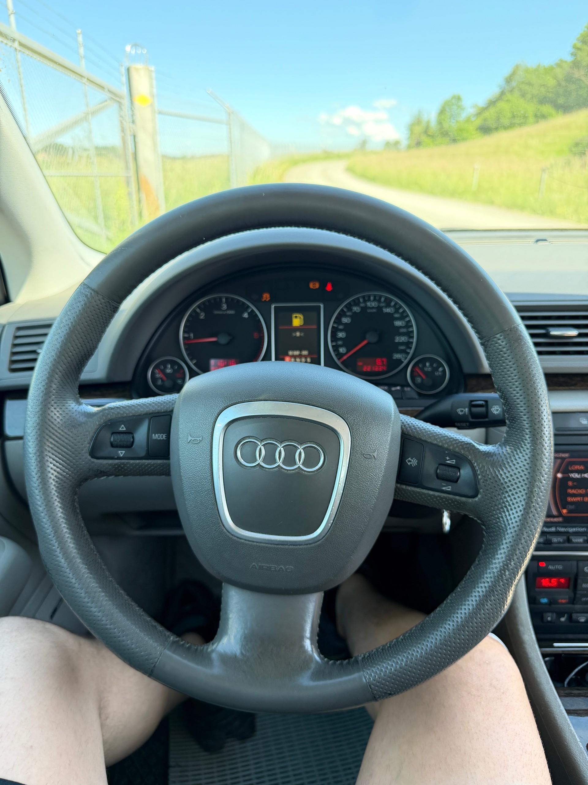 AUDI A4 Limousine 3.0 V6 TDI quattro-image-12