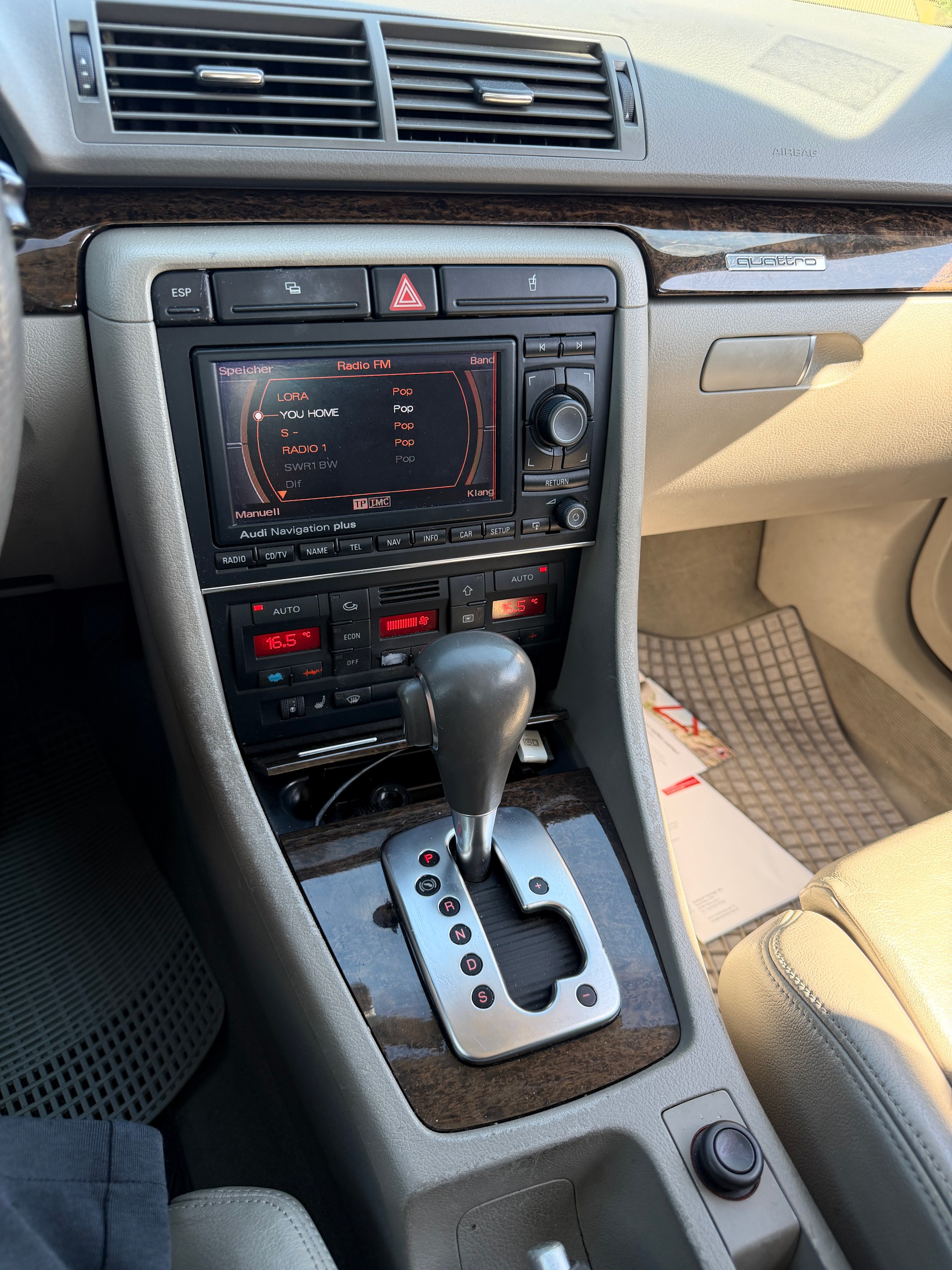 AUDI A4 Limousine 3.0 V6 TDI quattro-image-10