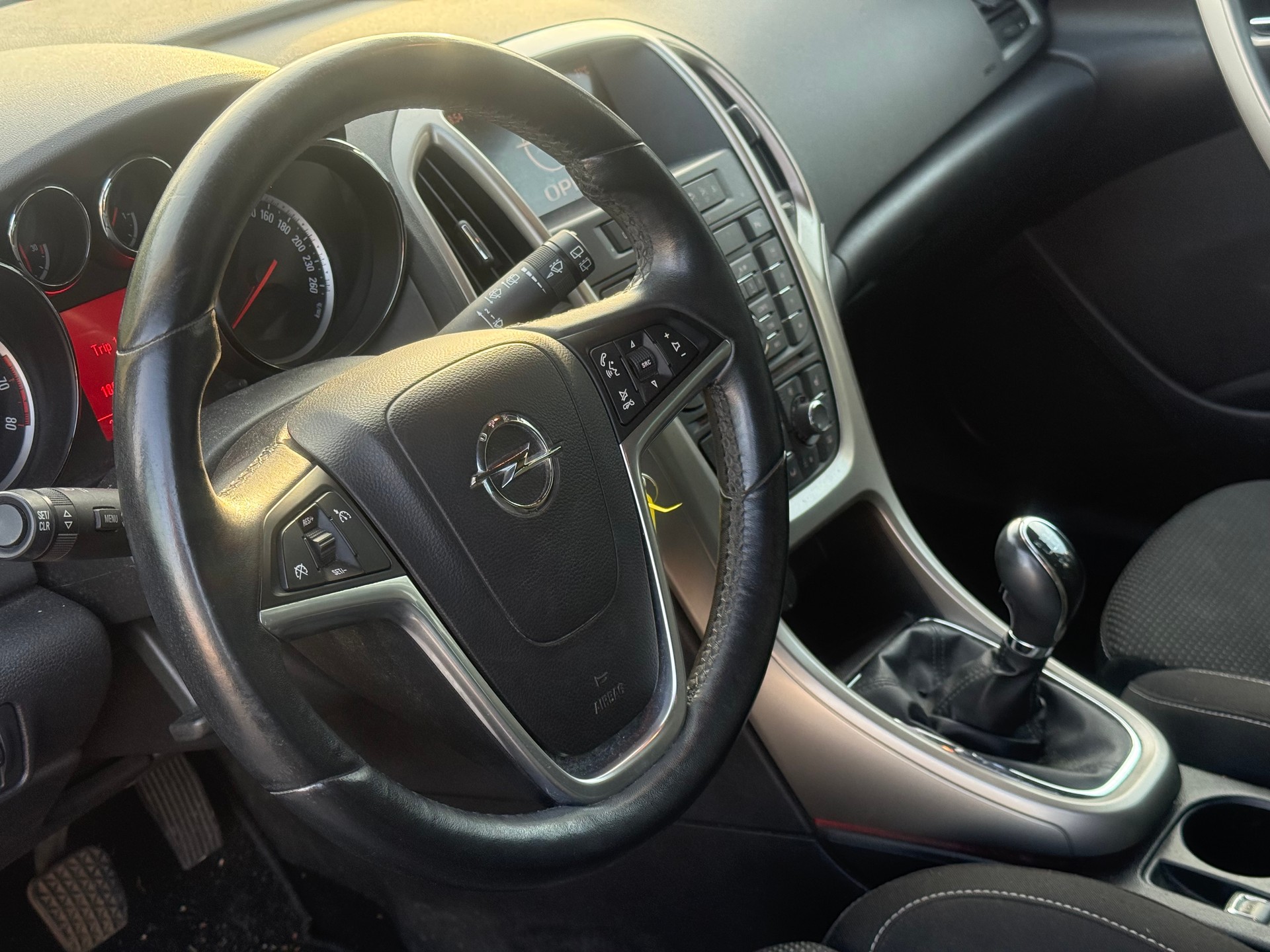 OPEL Astra SportsTourer 1.6i 16V Turbo Sport-image-8