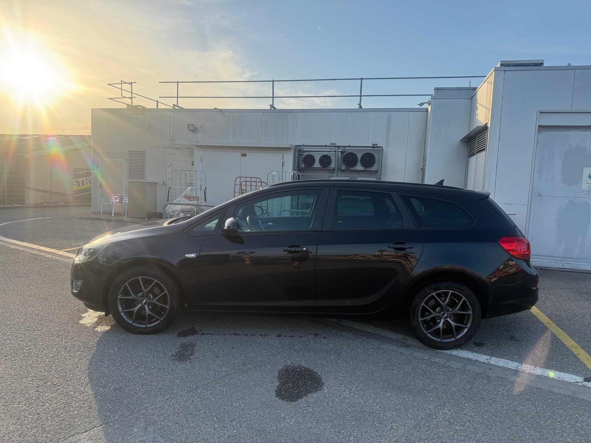 OPEL Astra SportsTourer 1.6i 16V Turbo Sport-image-2
