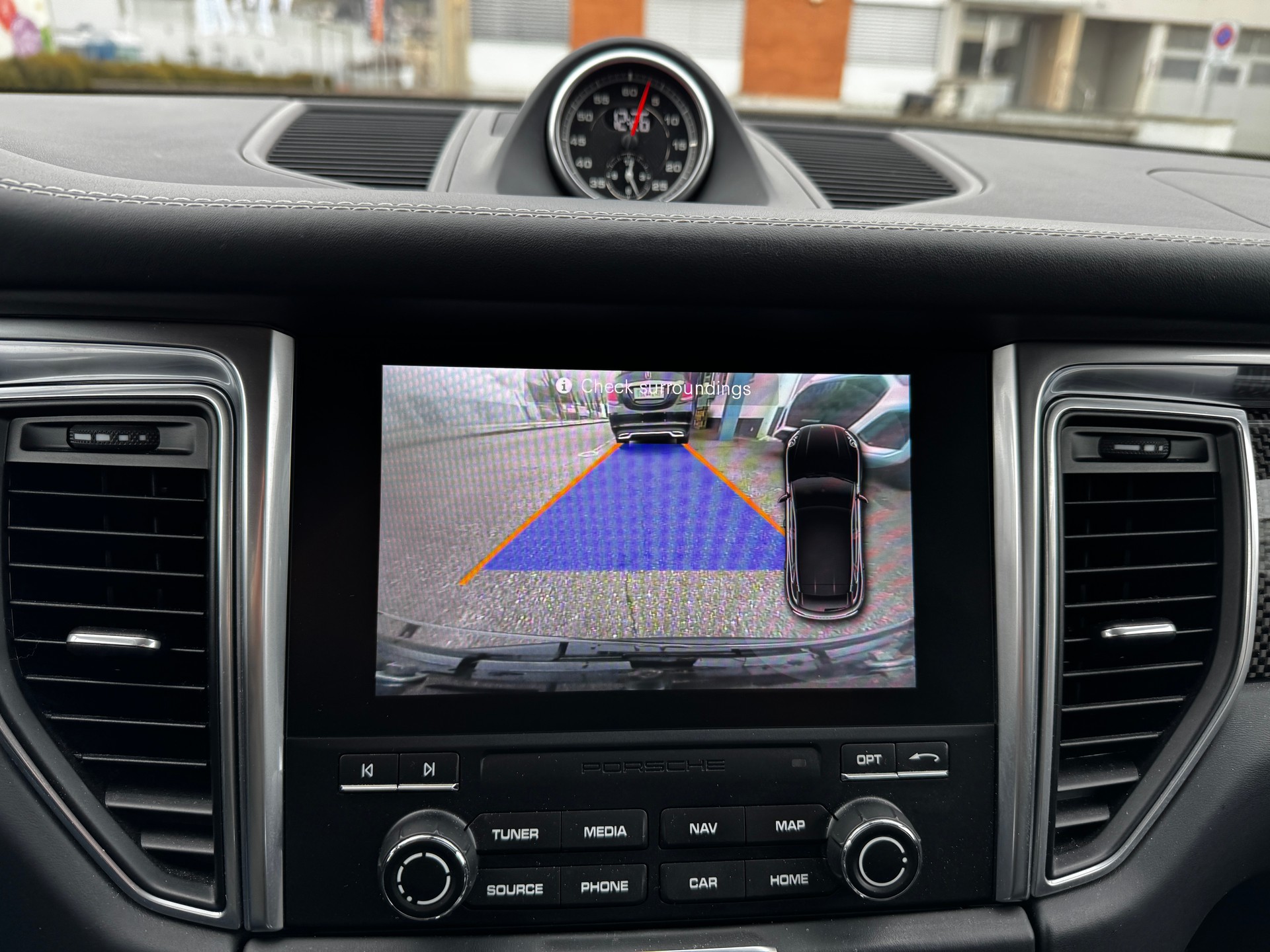 PORSCHE Macan Turbo Performance PDK-image-9