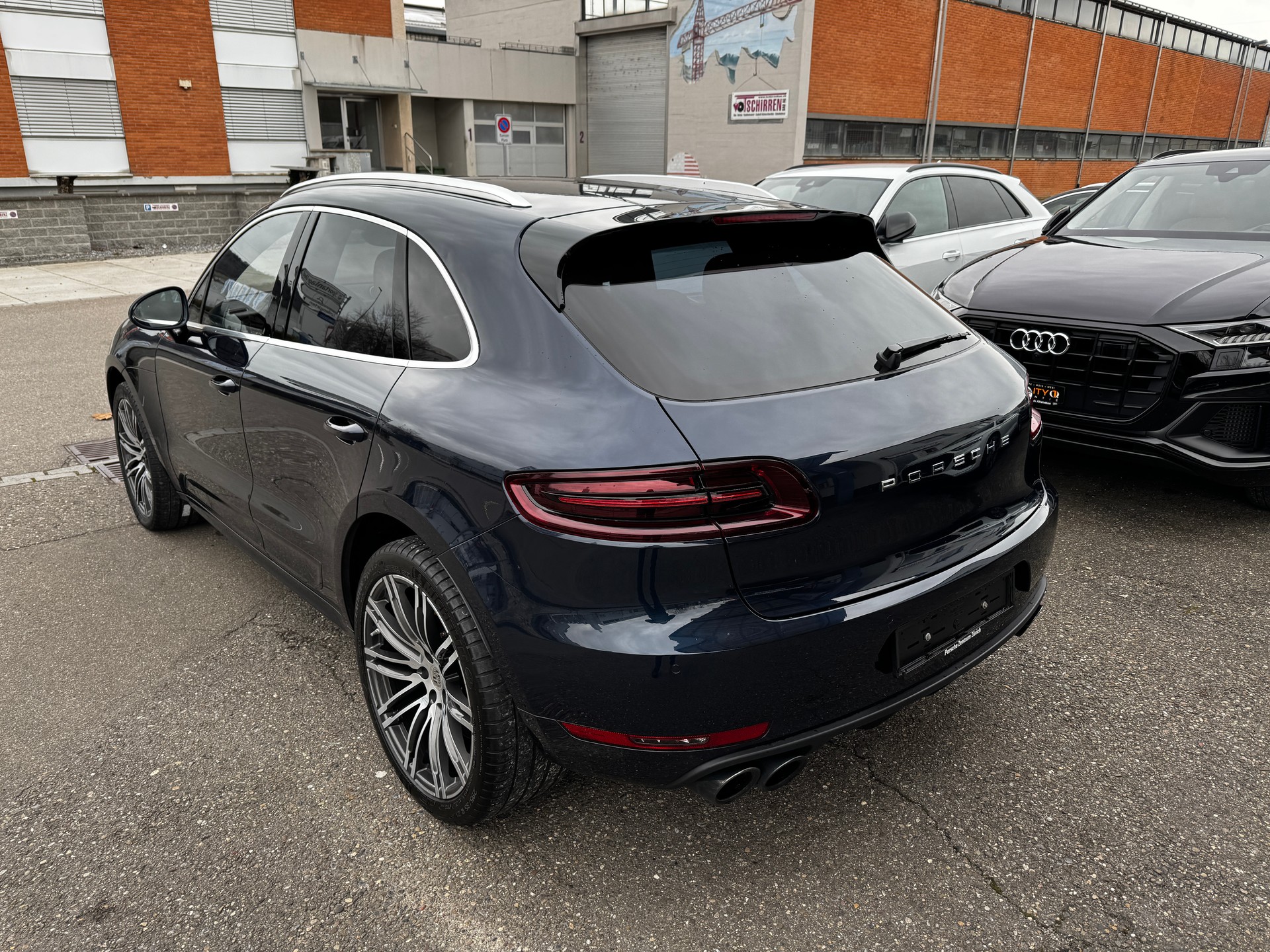 PORSCHE Macan Turbo Performance PDK-image-3