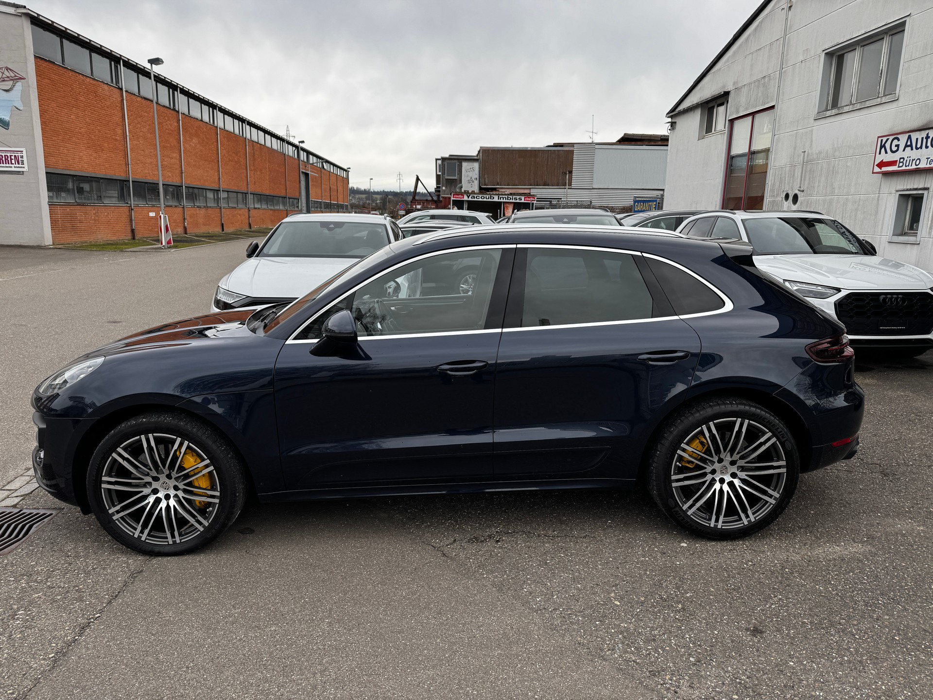 PORSCHE Macan Turbo Performance PDK-image-2