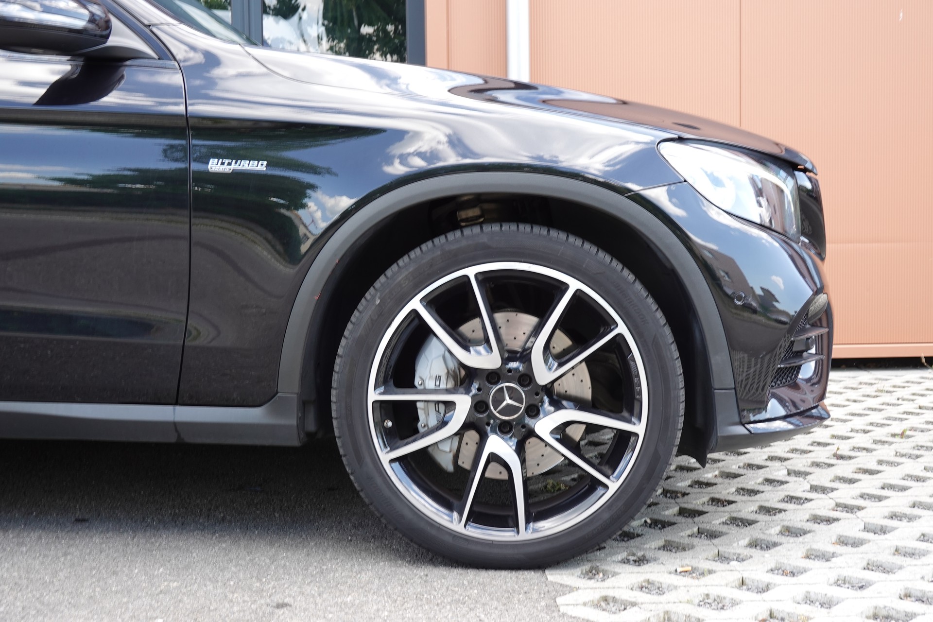 MERCEDES-BENZ GLC 43 AMG - " CH Auto * Toit Ouvrant * Sièges Electriques+Chauffant * GPS * Lumière Ambiance * Sièges chauffant arrière "-image-4