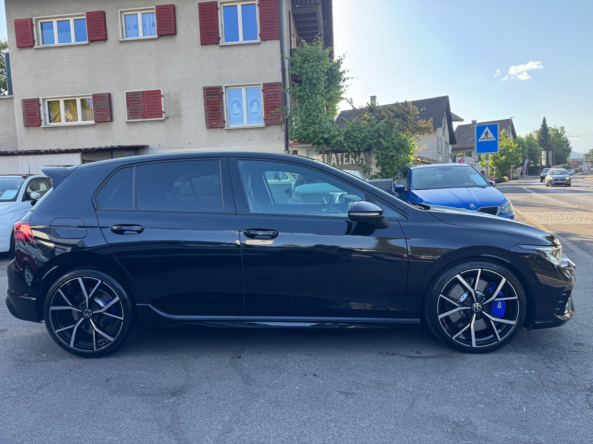 VW Golf 2.0 TSI R DSG 4Motion-image-5