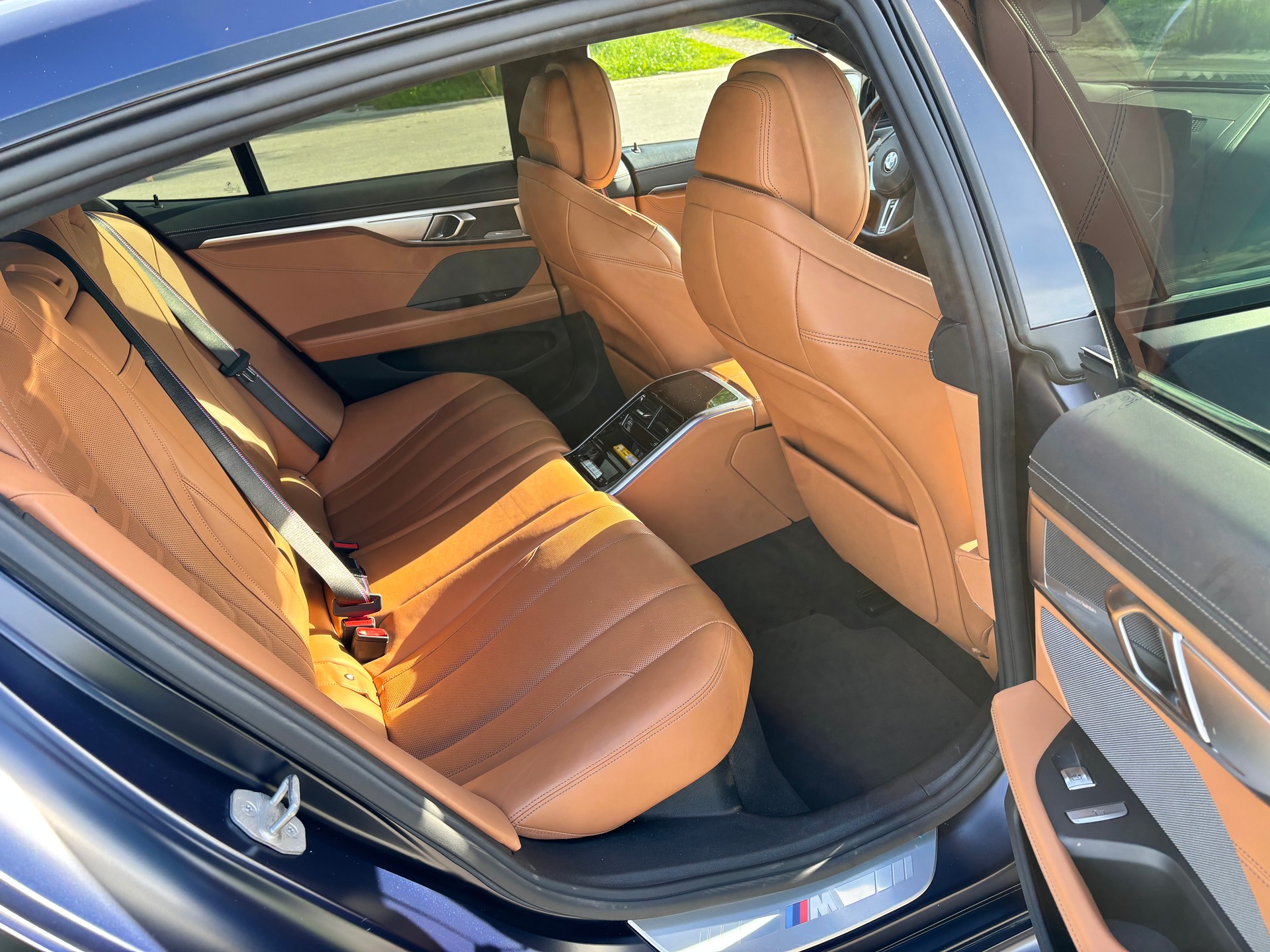 BMW M850i xDrive-image-6