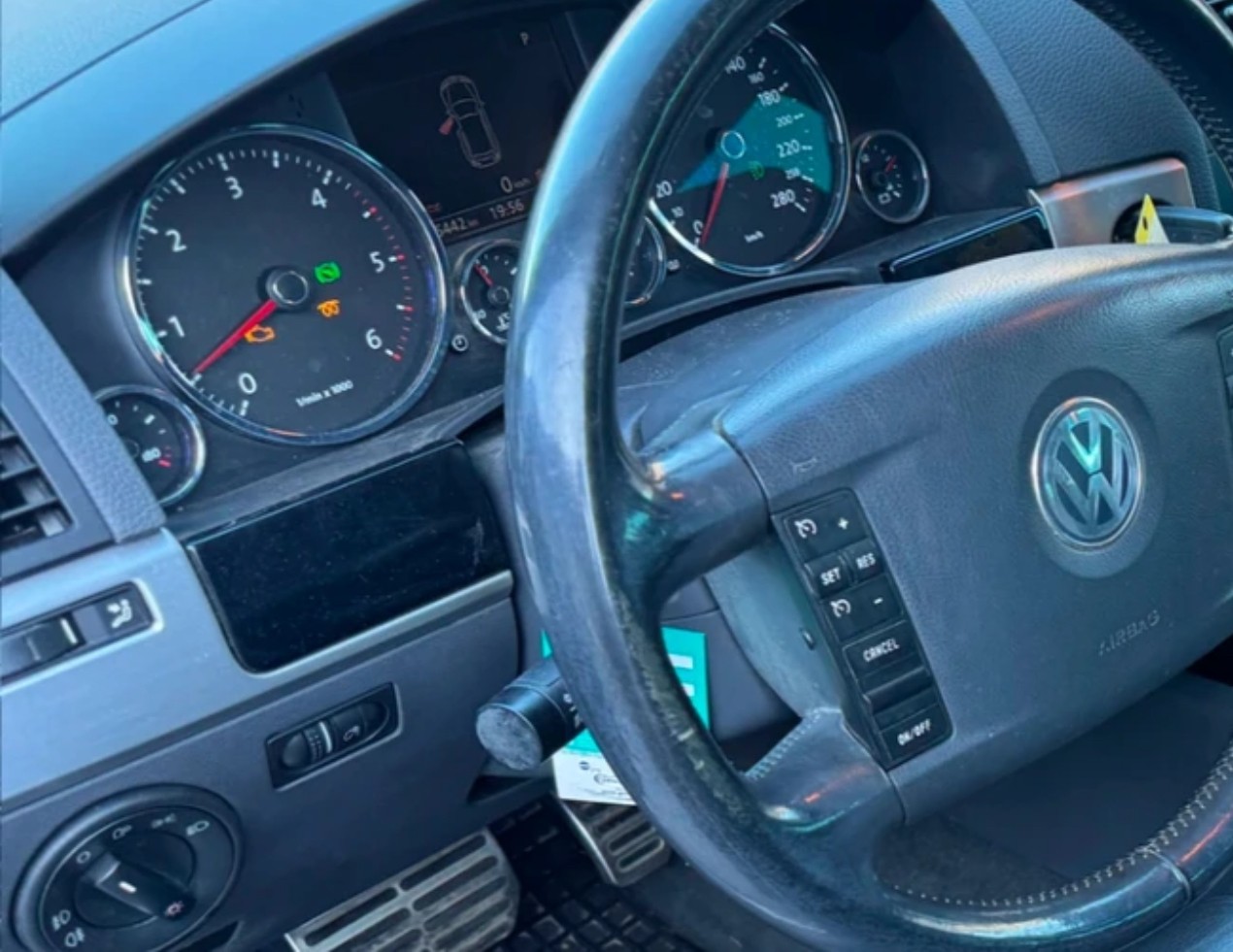 VW Touareg 5.0 TDI V10 Automatic-image-2