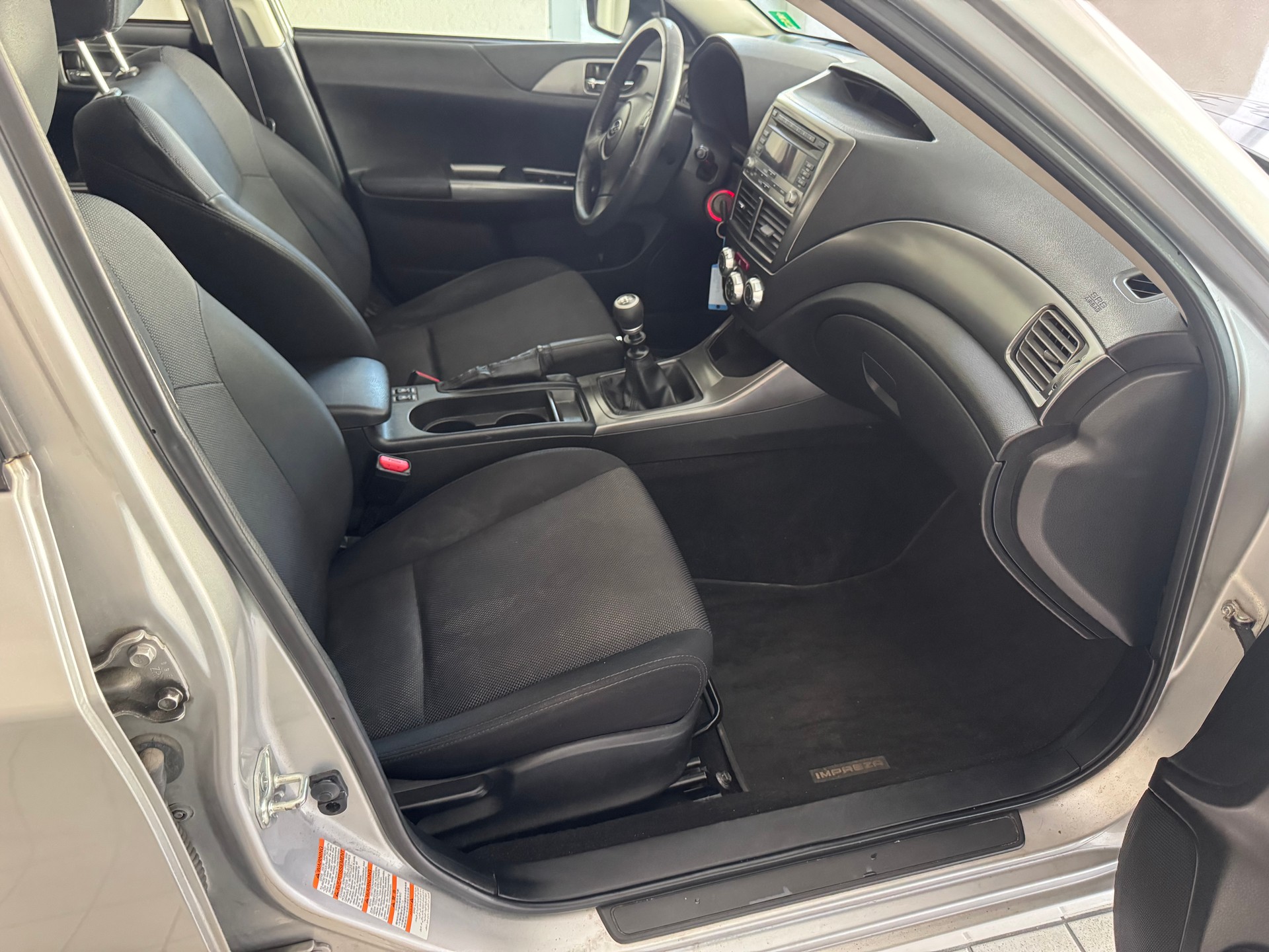 SUBARU Impreza 2.0D Swiss Special-image-12