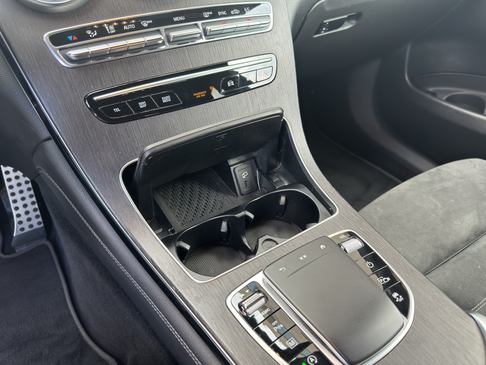 MERCEDES-BENZ GLC 300 d AMG Line 4Matic 9G-Tronic-image-9