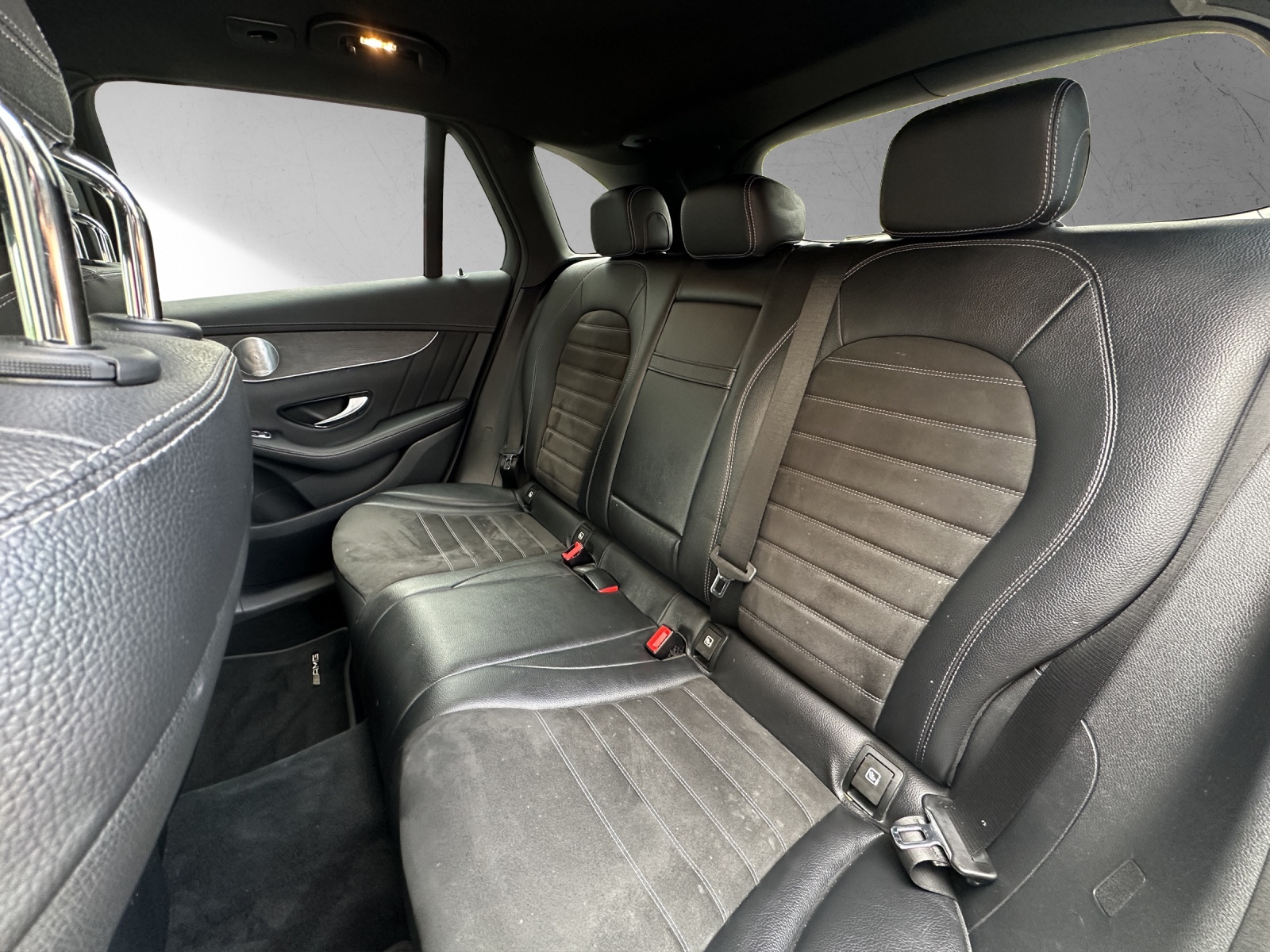 MERCEDES-BENZ GLC 300 d AMG Line 4Matic 9G-Tronic-image-12