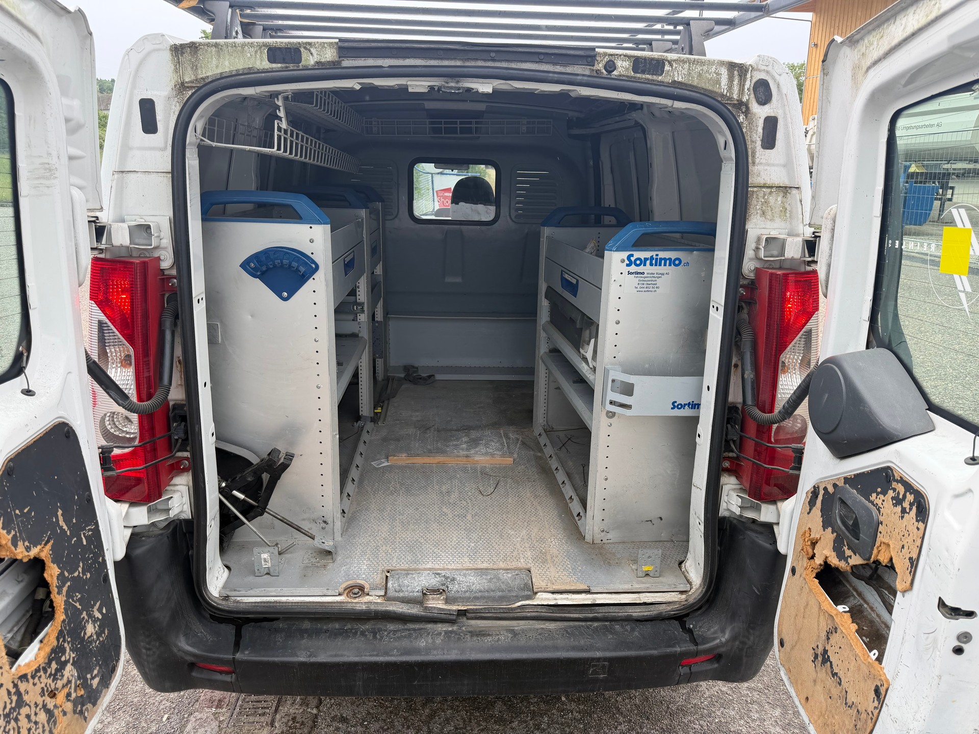 PEUGEOT Expert 2.0 HDi 229 L1H1-image-8