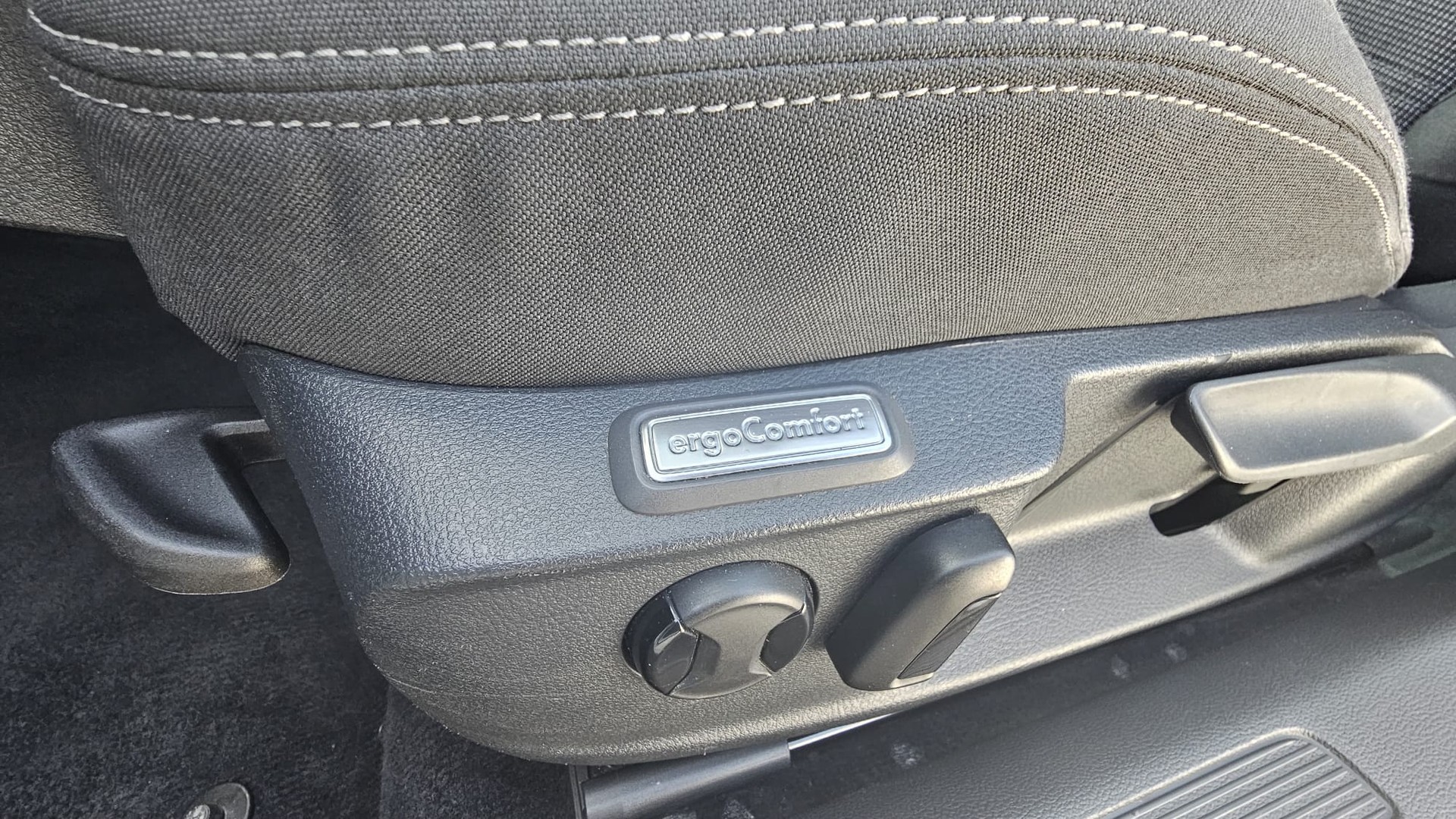 VW Passat Variant 2.0 TDI BMT Comfortline DSG 4Motion-image-11