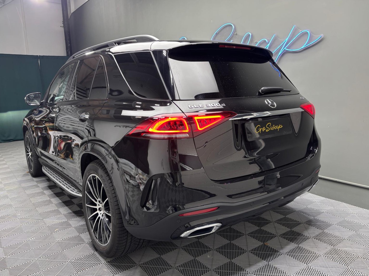 MERCEDES-BENZ GLE 300 d 4Matic AMG Line 9G-Tronic - Attelage-image-9