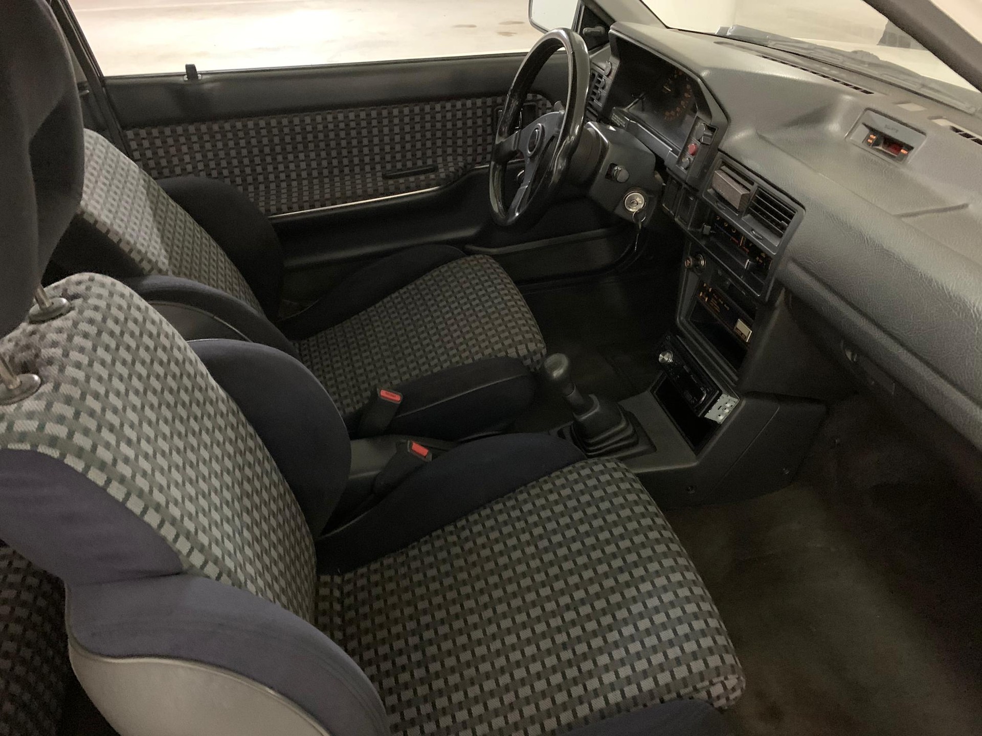 MAZDA 323 1.6i GTX Turbo 4WD-image-2