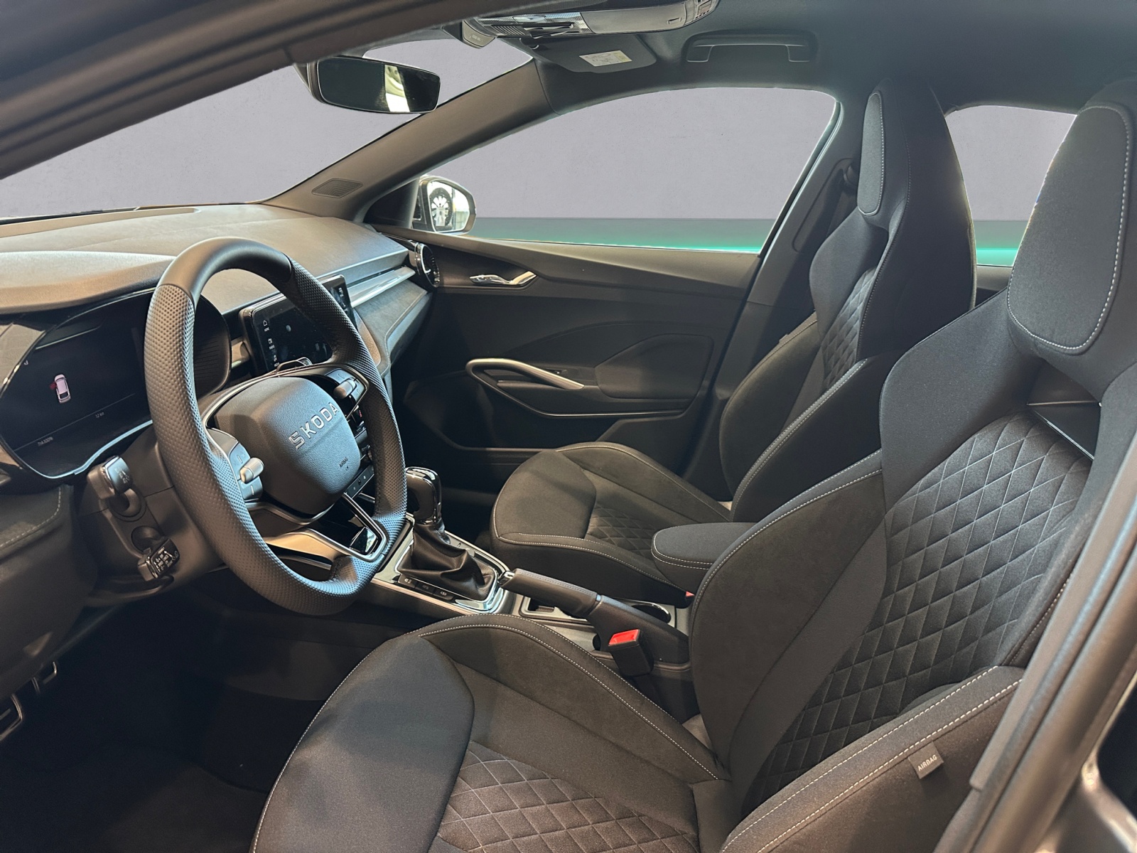SKODA Fabia 1.0 TSI Dynamic DSG-image-8