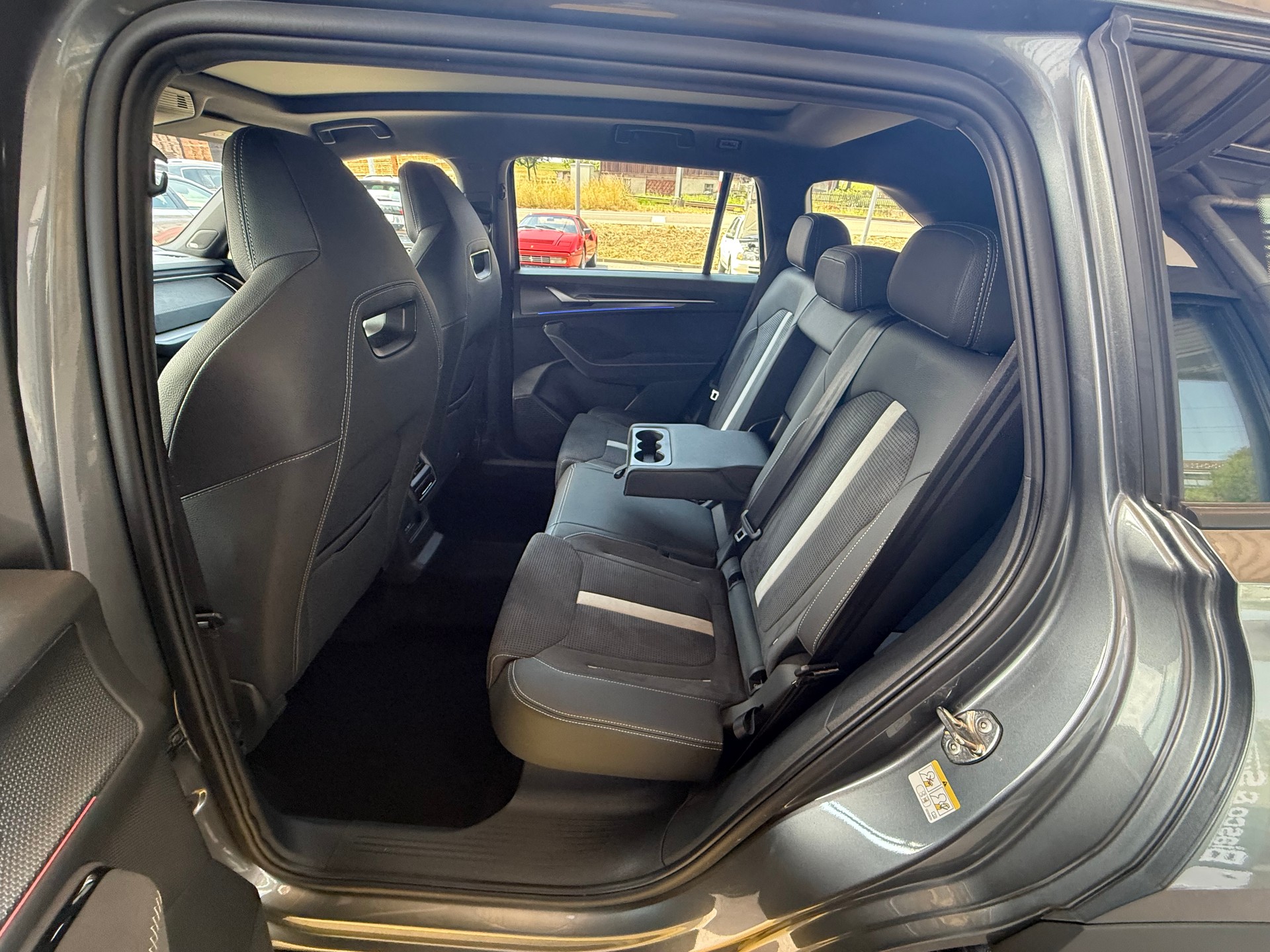 SKODA Kodiaq 2.0 TDI Sportline-image-9