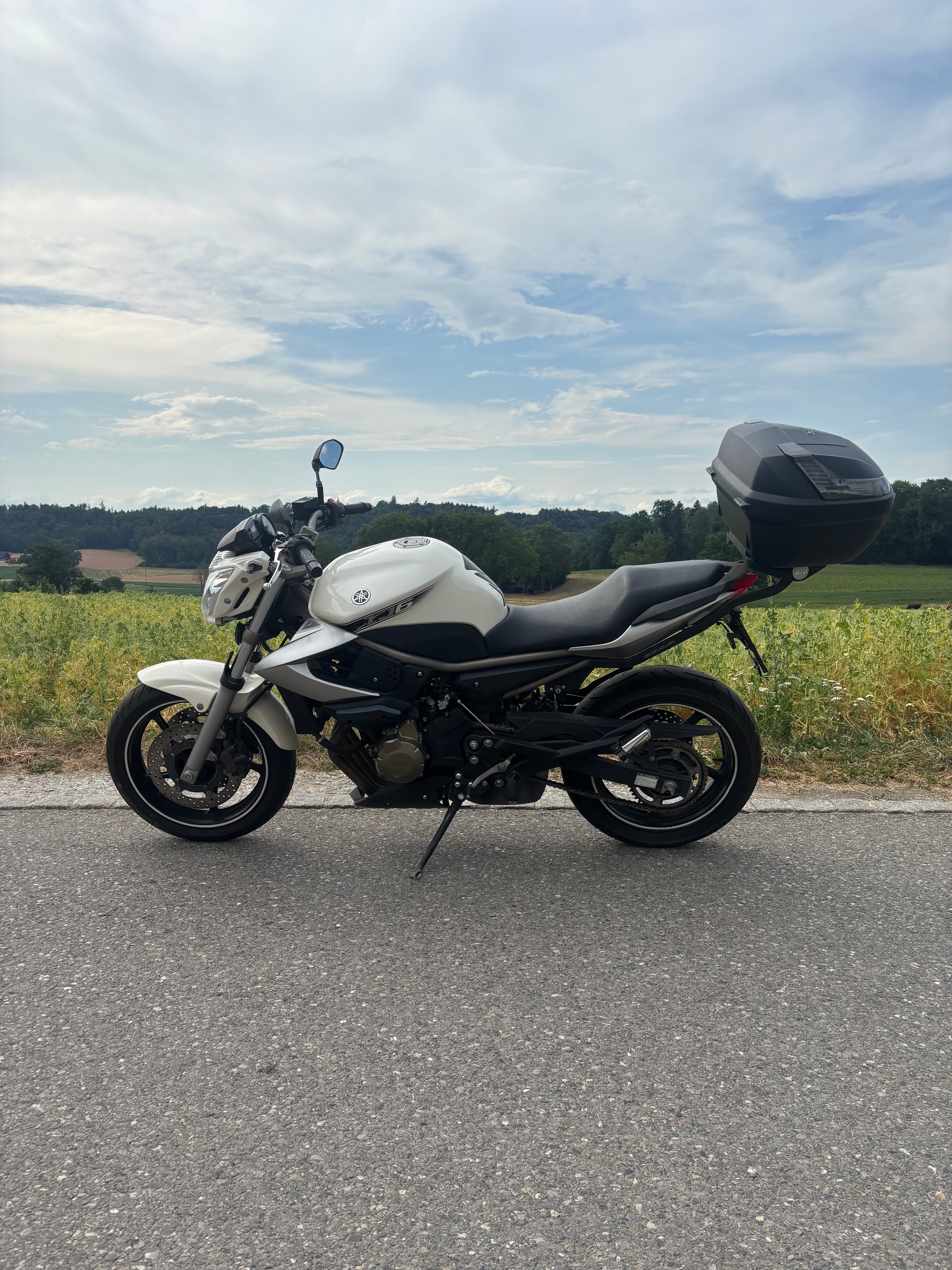 YAMAHA XJ 6 N ABS-image-0