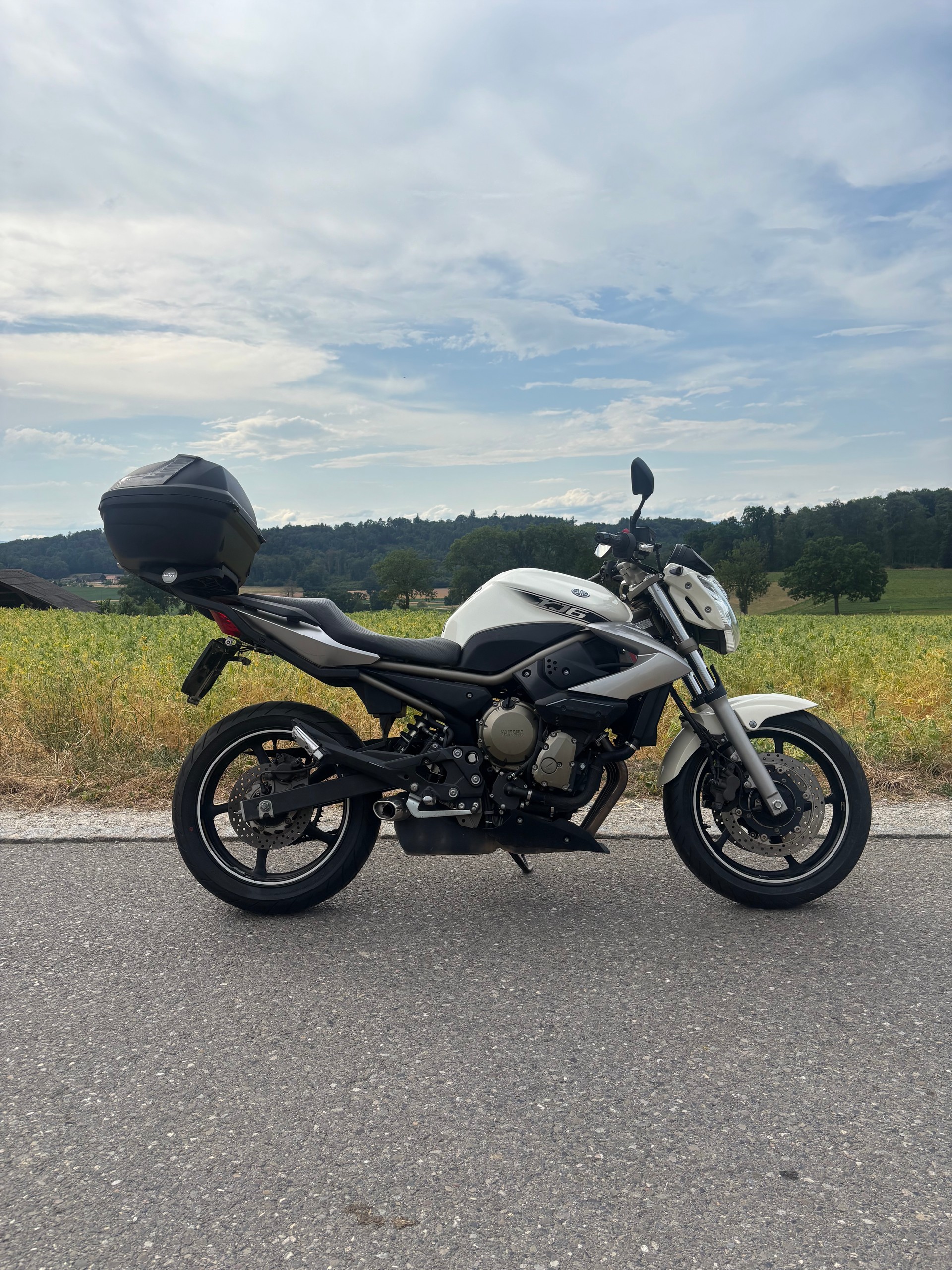 YAMAHA XJ 6 N ABS-image-2