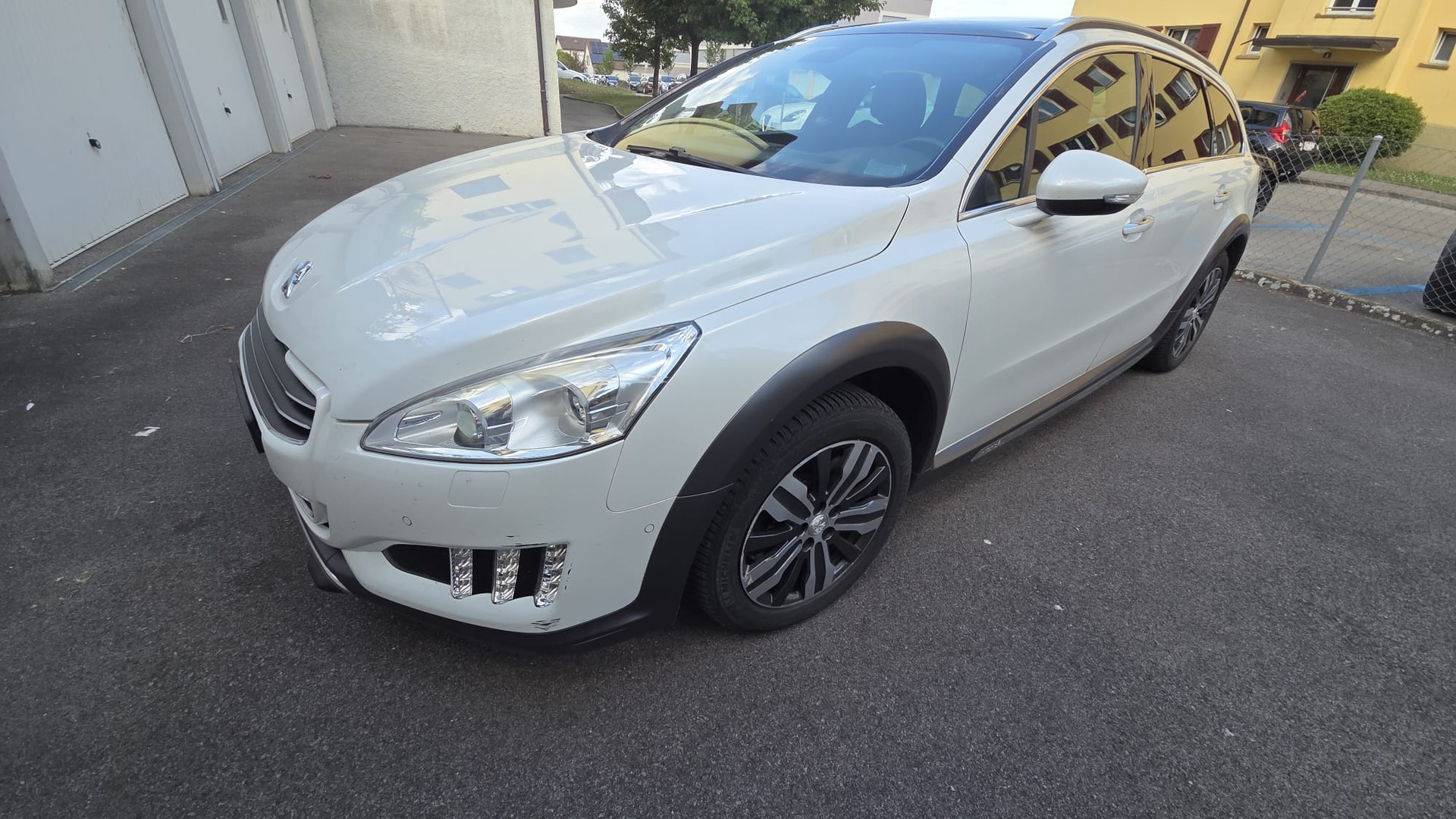 PEUGEOT 2.0 HDi HYbrid4-image-14