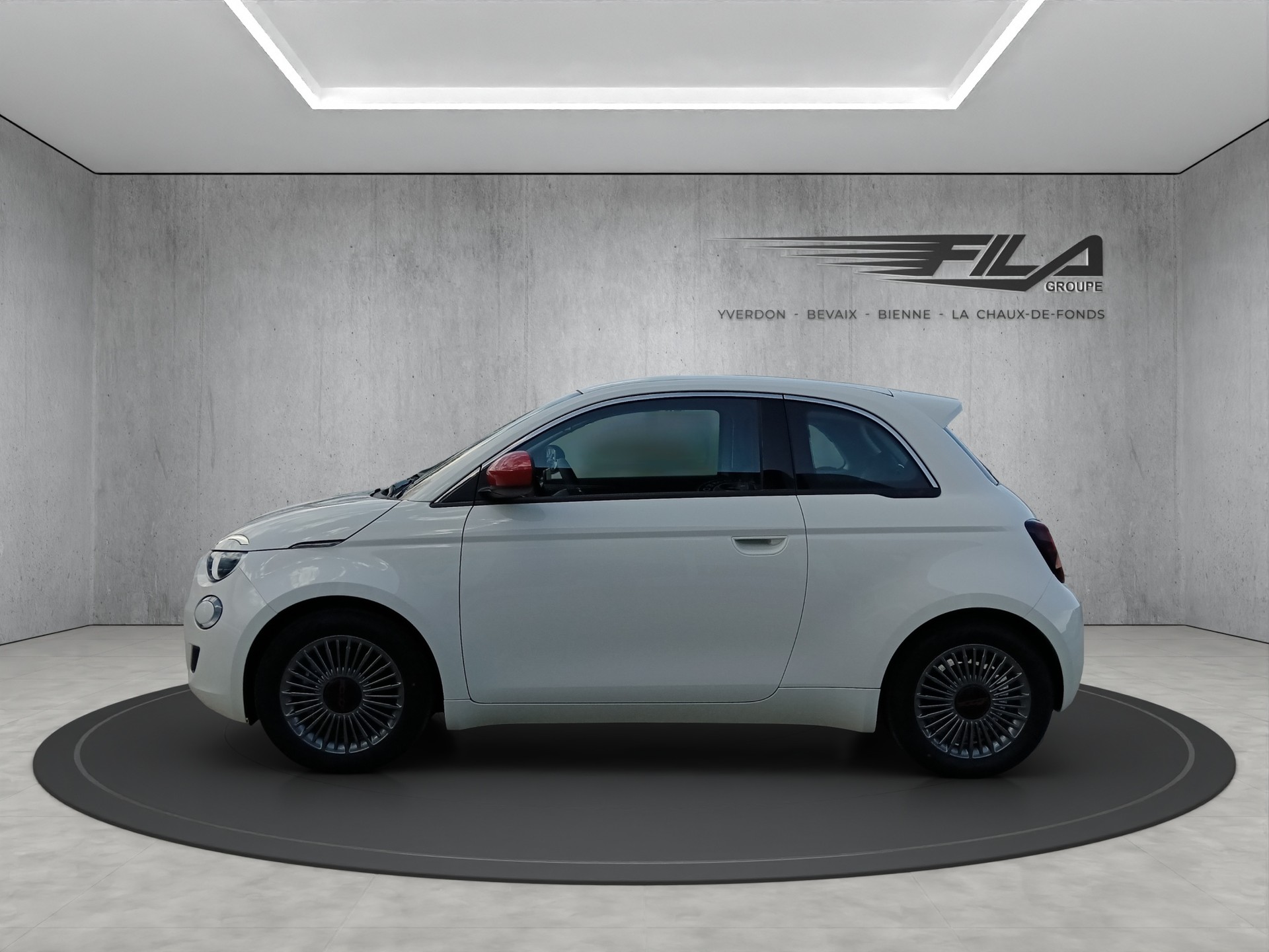 FIAT 500e Berline RED-showroom-element-2