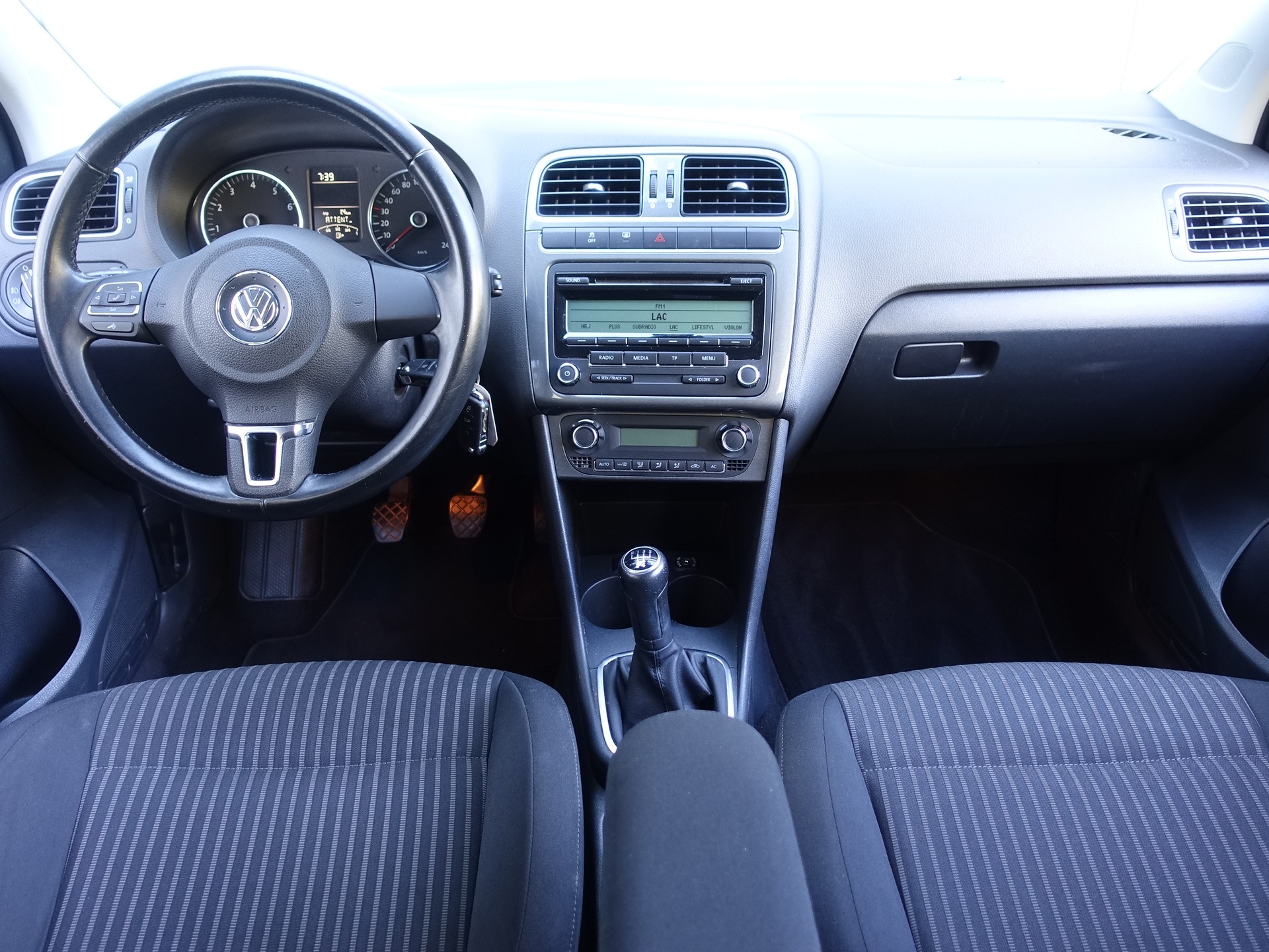 VW Polo 1.4 16V Trendline-image-10