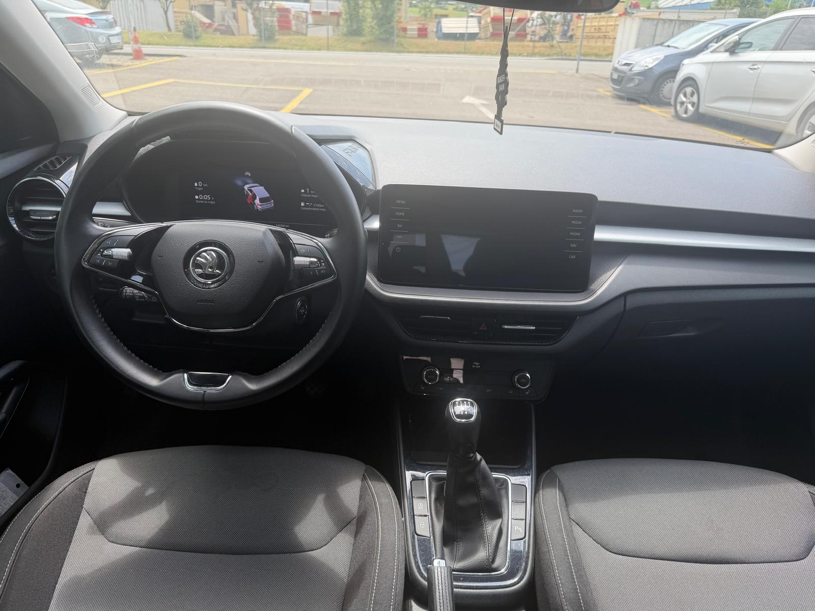 SKODA Fabia 1.0 TSI Ambition-image-8