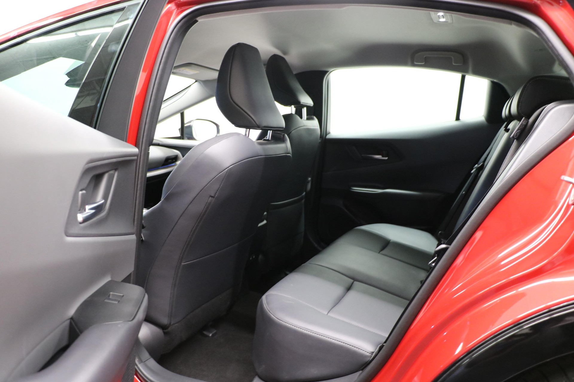 TOYOTA Prius 2.0 Plug-In-Hybrid Premium-image-11