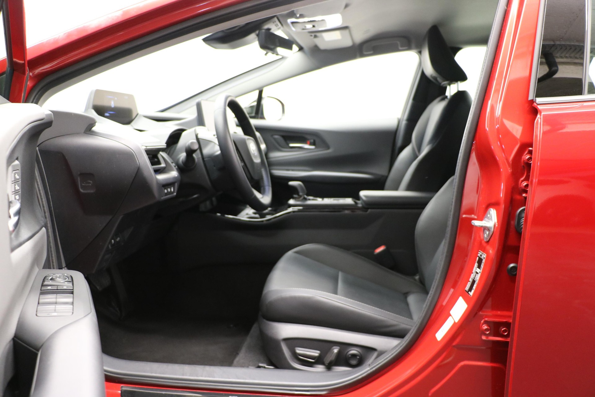 TOYOTA Prius 2.0 Plug-In-Hybrid Premium-image-4