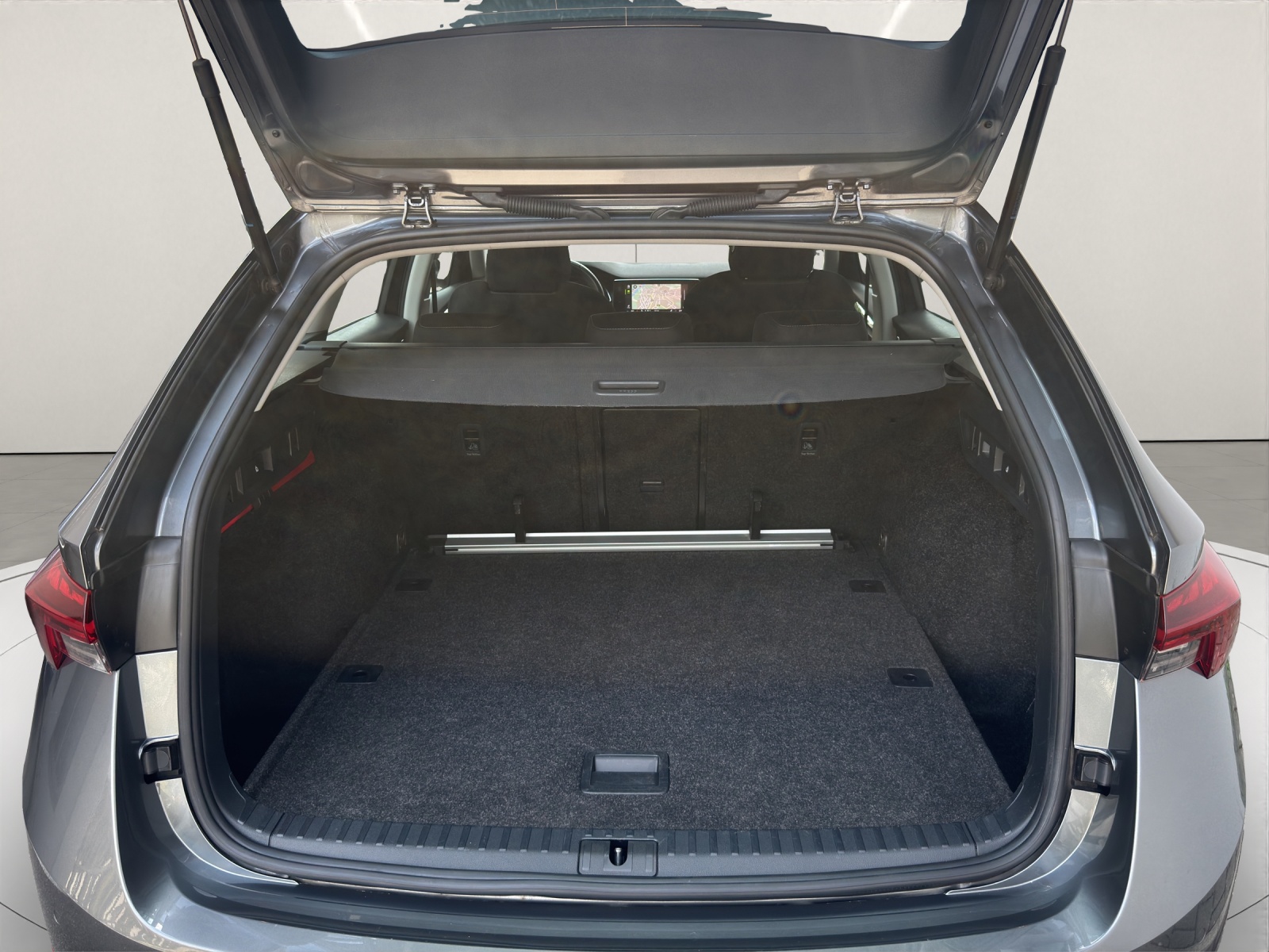 SKODA Octavia Combi 2.0 TDI DSG Ambition 4x4-image-15