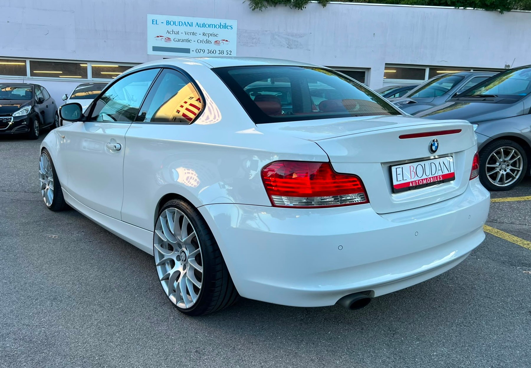 BMW 120i Coupé-image-6