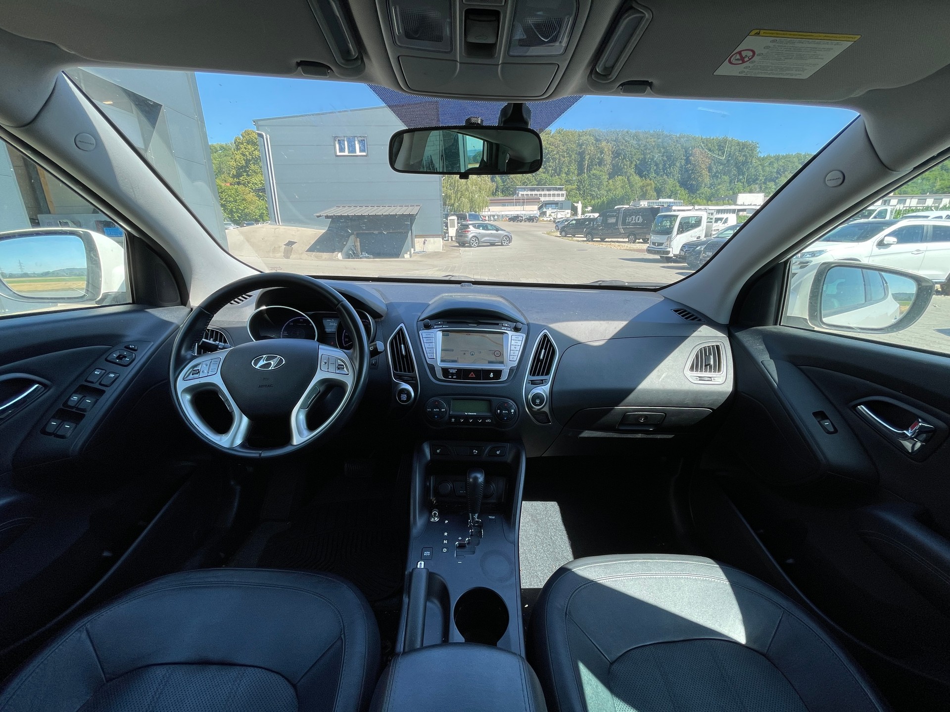HYUNDAI iX 35 2.0 CRDi Style 4WD Automatic-image-7
