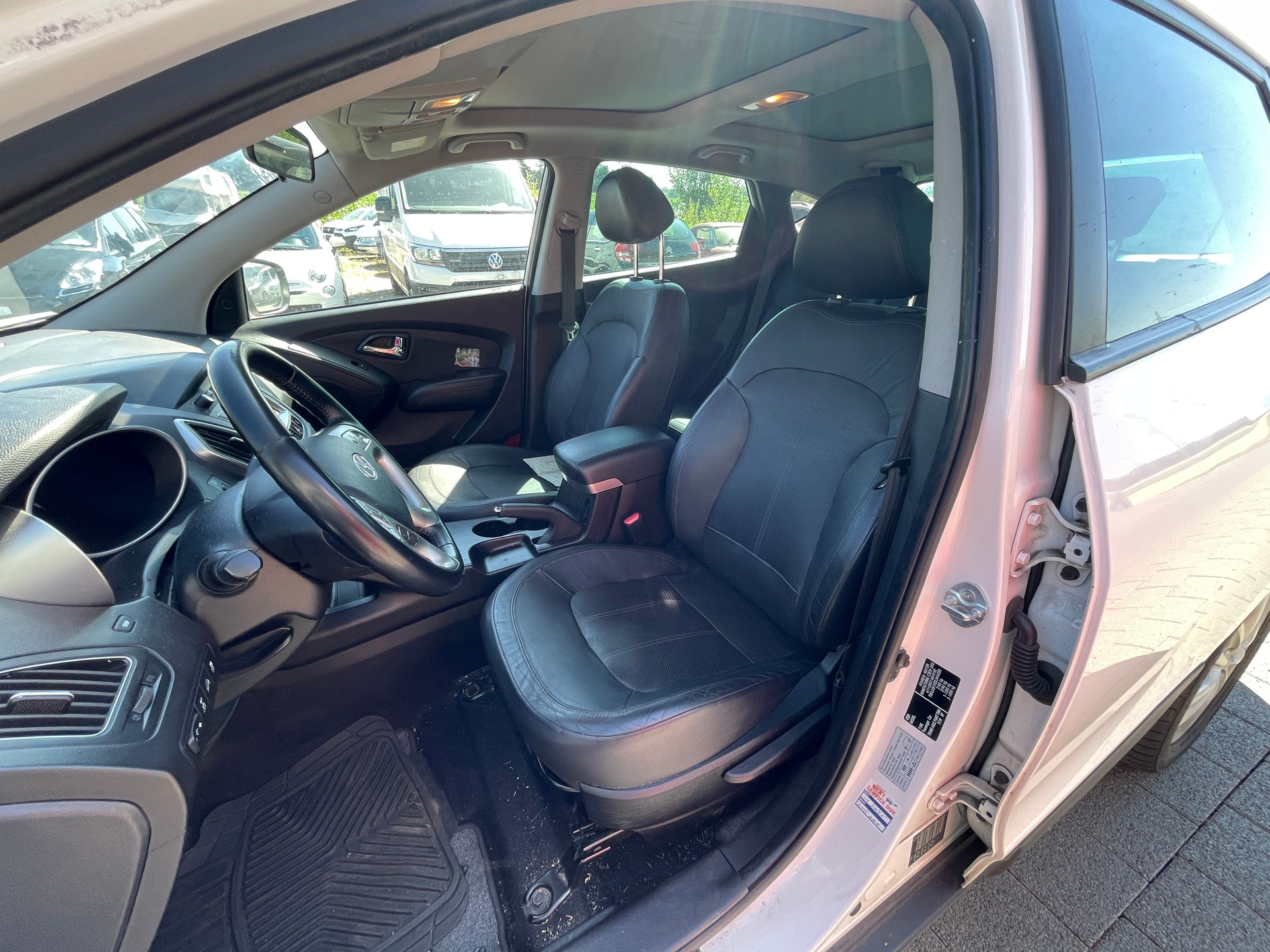 HYUNDAI iX 35 2.0 CRDi Style 4WD Automatic-image-10