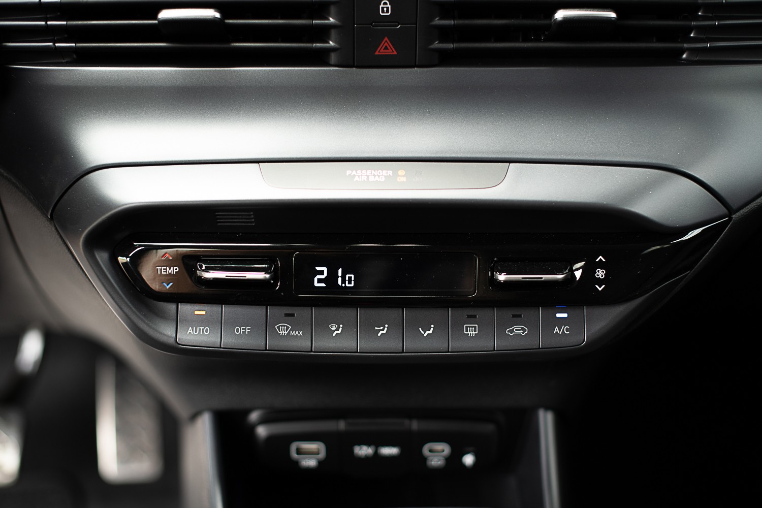 HYUNDAI Bayon 1.0 T-GDi AmpliaDCT-image-12