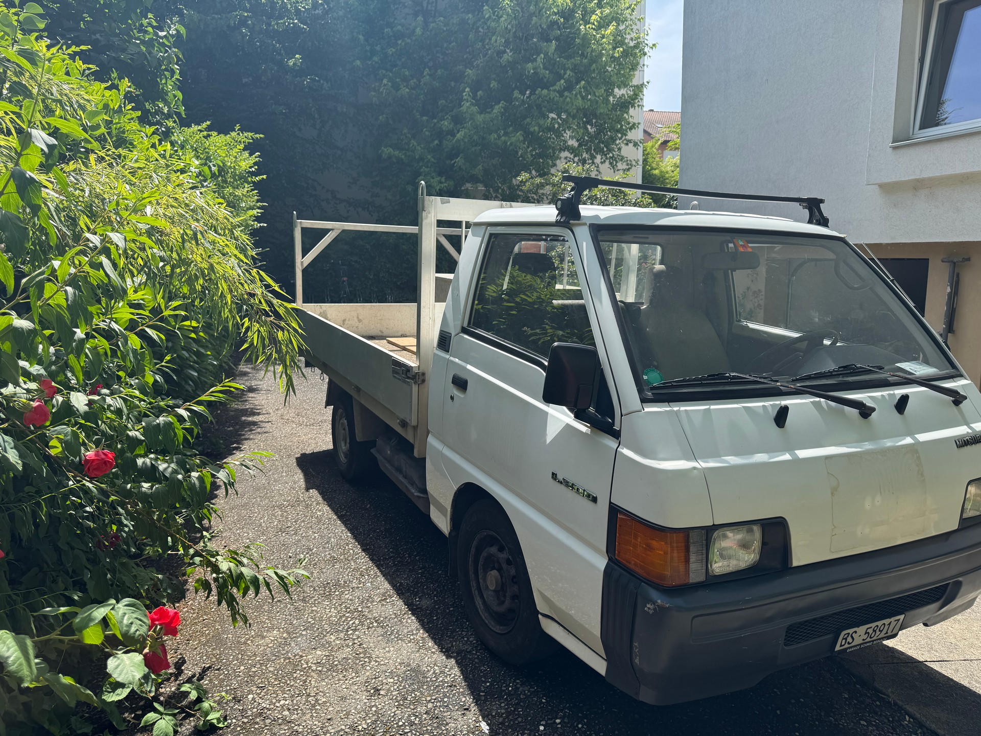 MITSUBISHI Utility-image-1