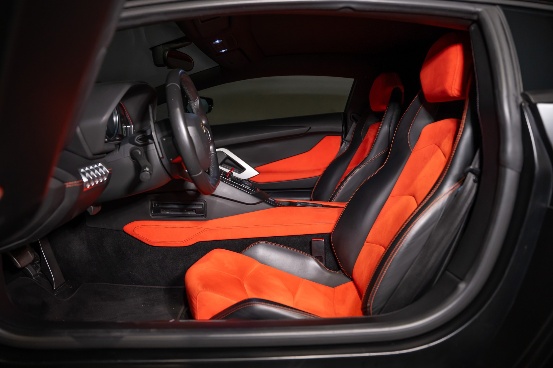 LAMBORGHINI Aventador LP700-4 Coupé E-Gear-image-13
