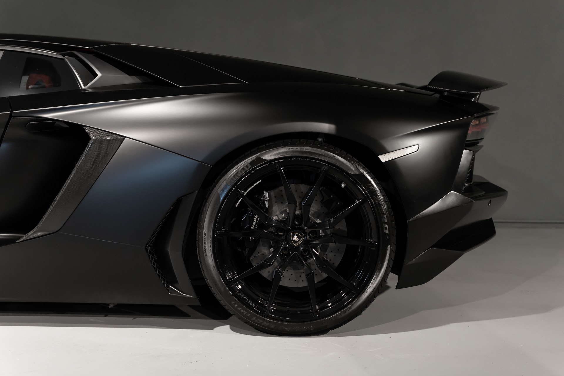 LAMBORGHINI Aventador LP700-4 Coupé E-Gear-showroom-element-3