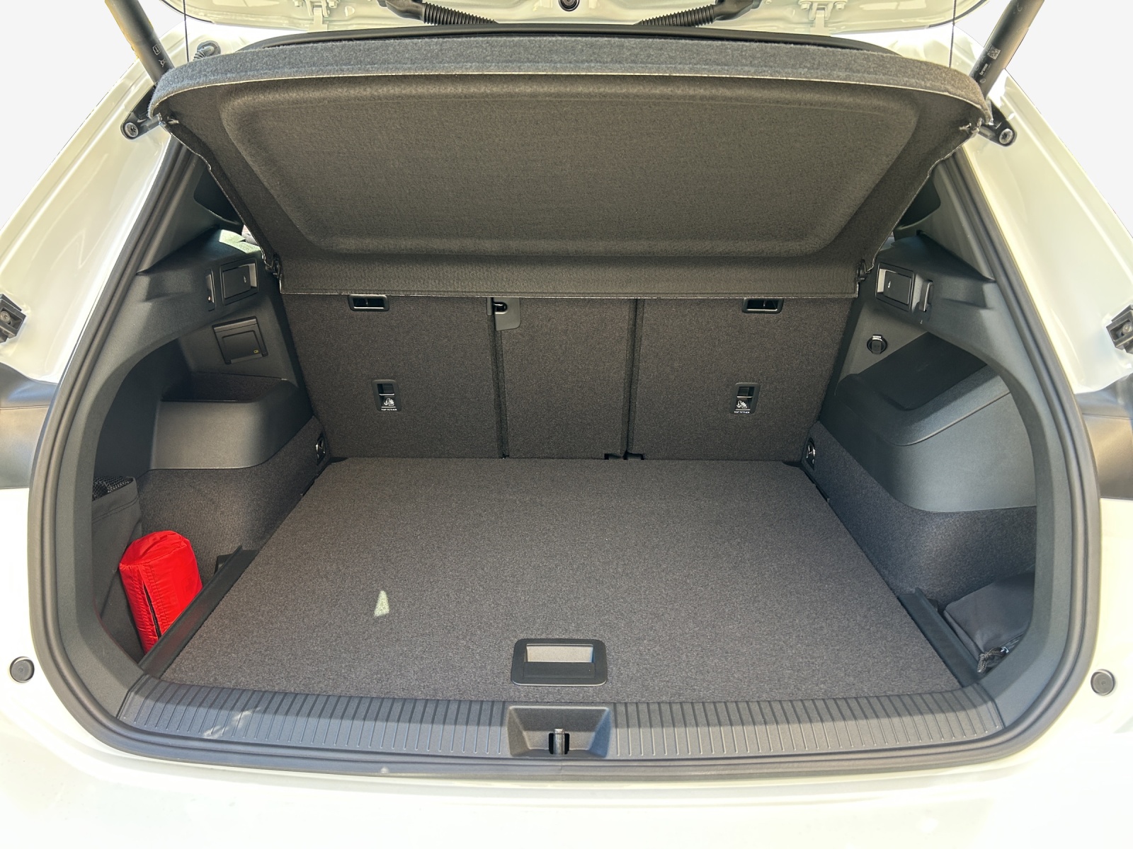 VW Tiguan 2.0 TSI DSG R-Line Plus 4Motion-image-11