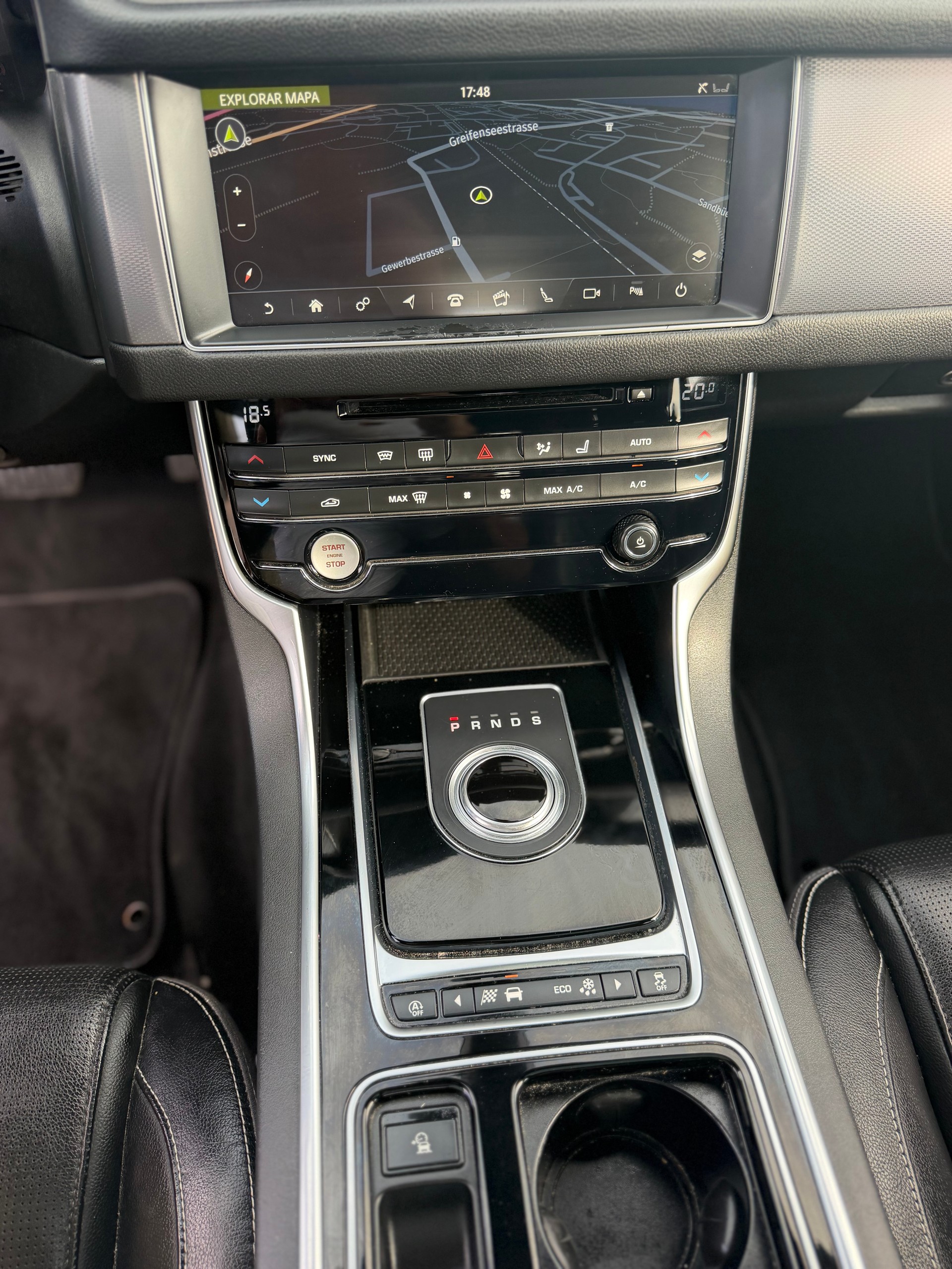 JAGUAR XF Sportbrake 20d R-Sport AWD Automatic-image-21