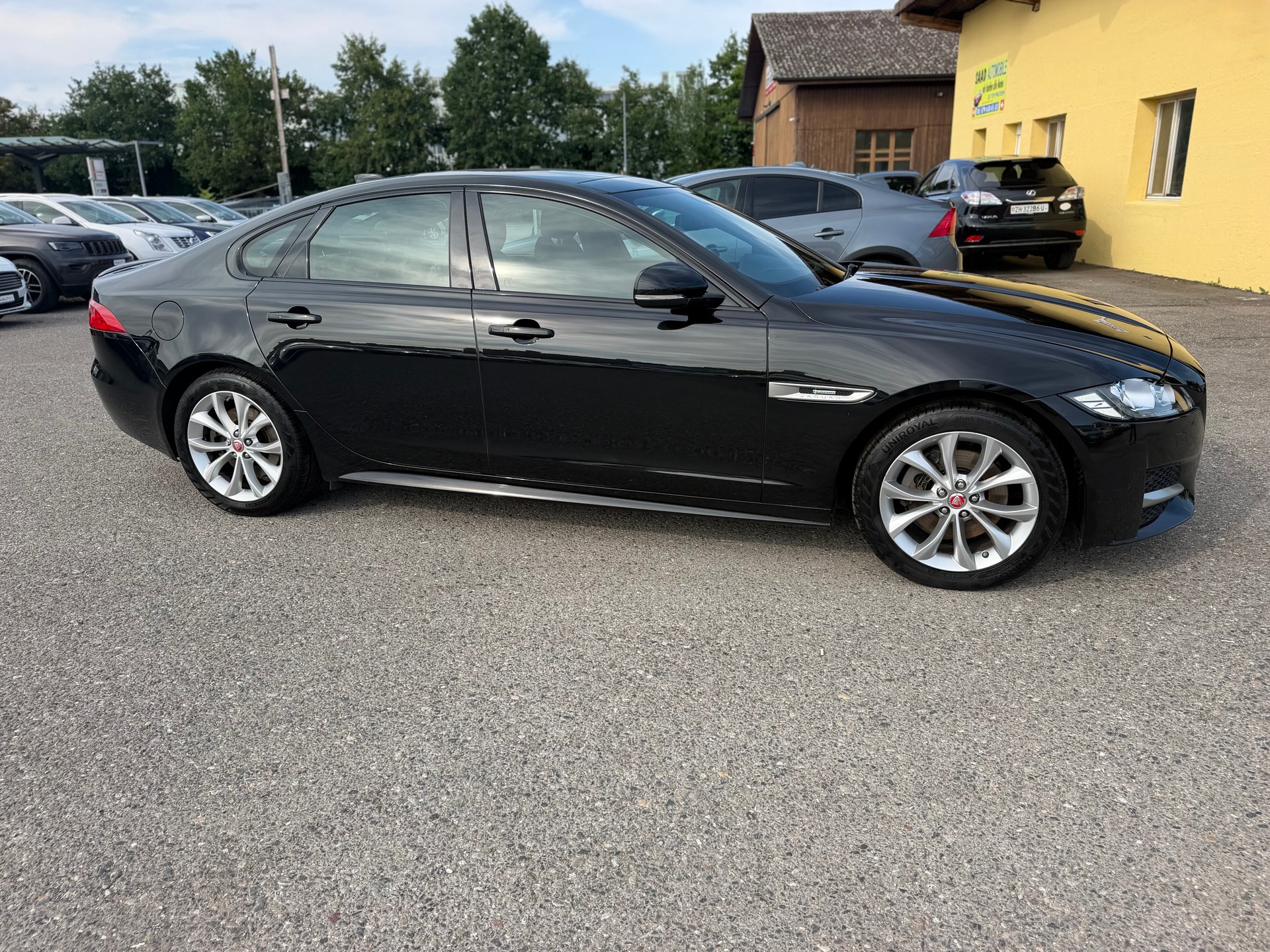JAGUAR XF Sportbrake 20d R-Sport AWD Automatic-showroom-element-3