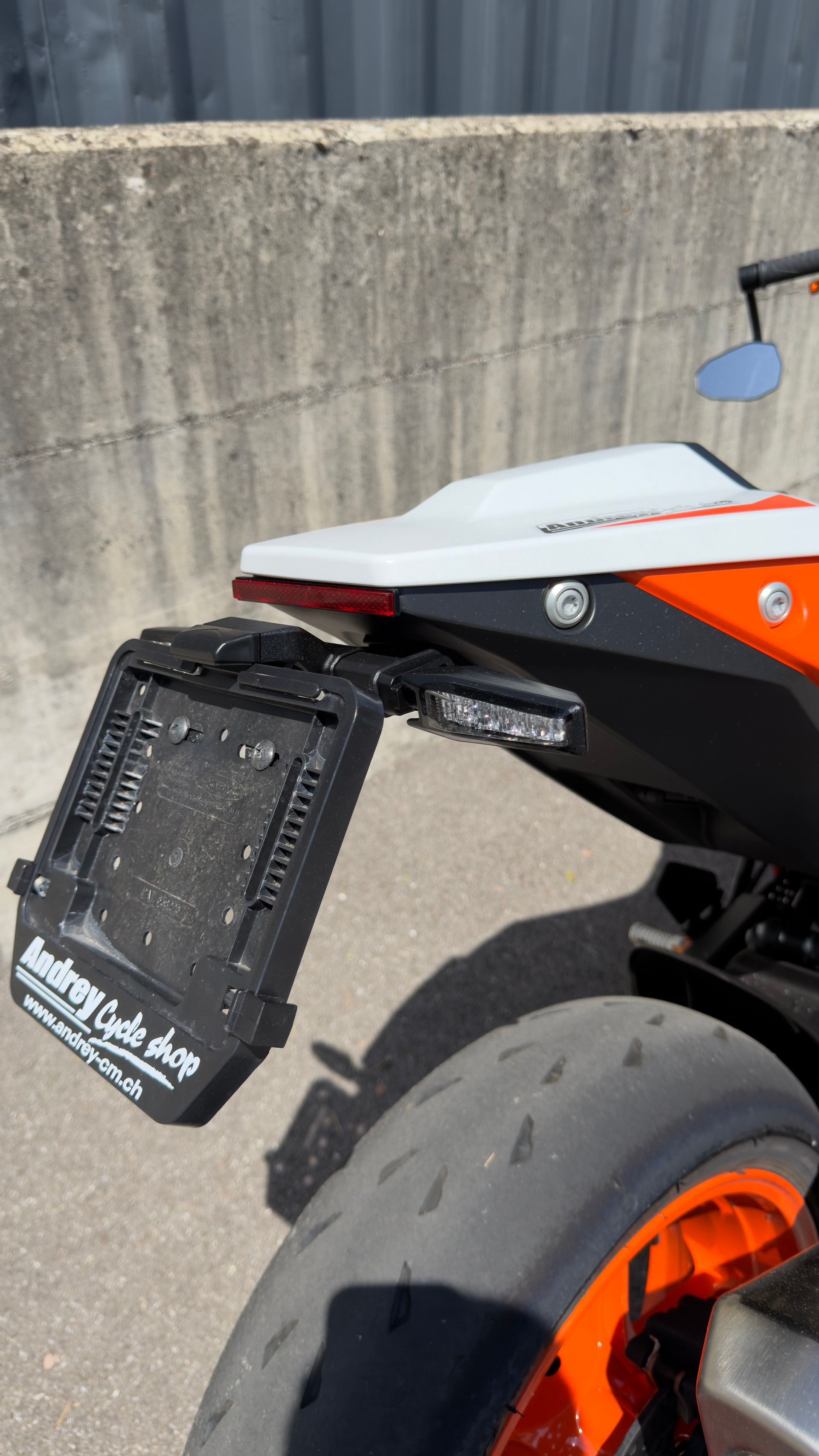 KTM 990 Duke R-image-7