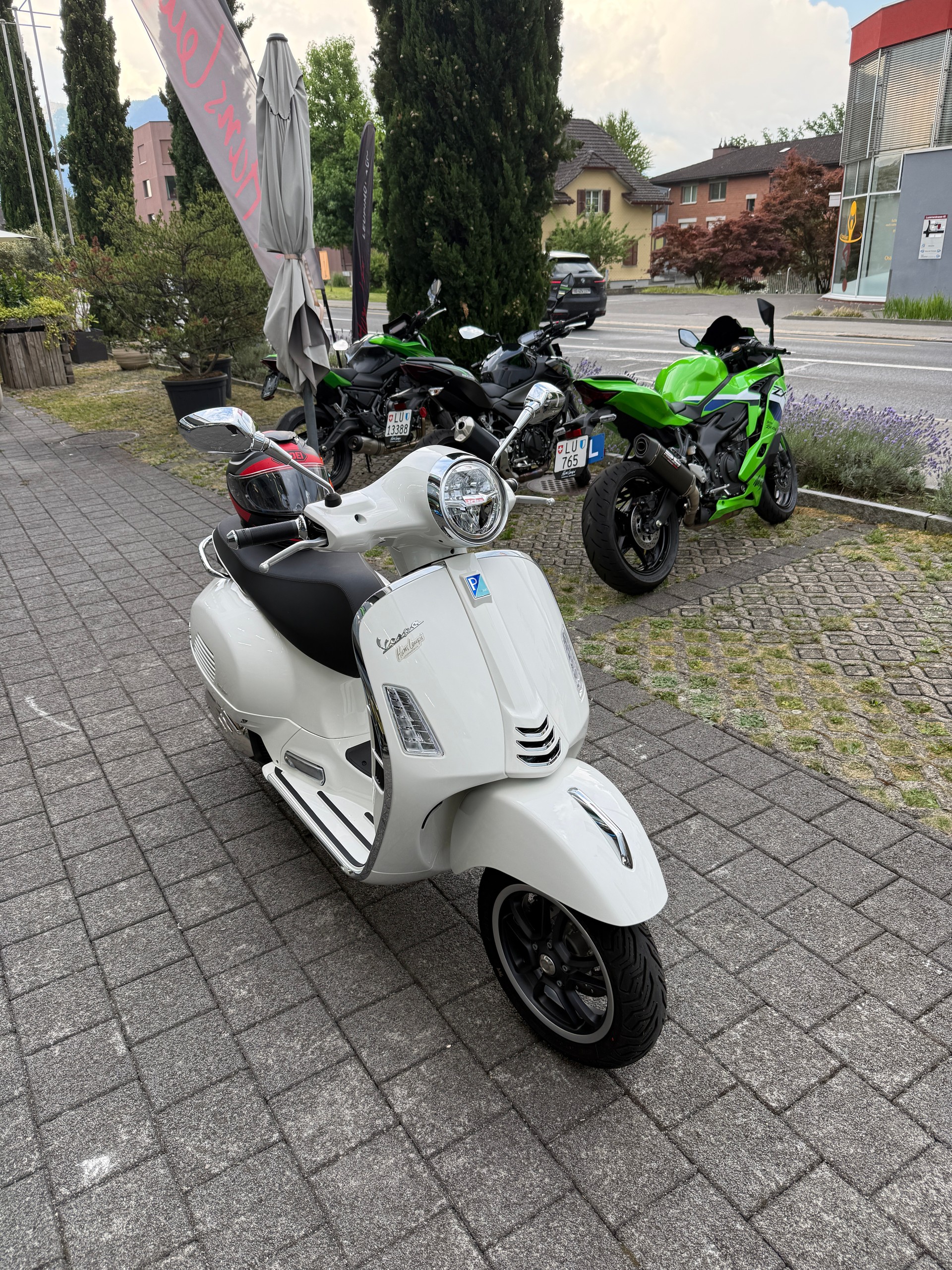 PIAGGIO Vespa GTS 125 Super Tech RST Euro 5+-image-2