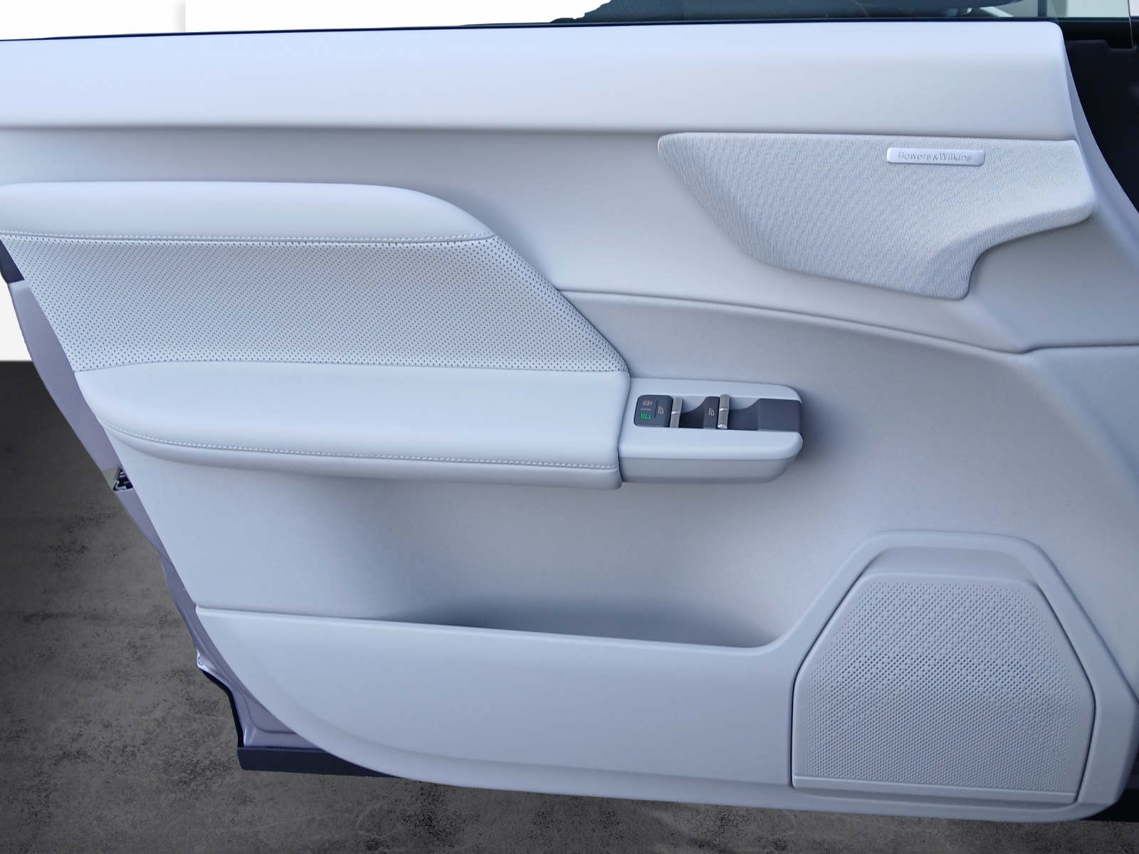 VOLVO EX60 Twin Ultra AWD-image-14