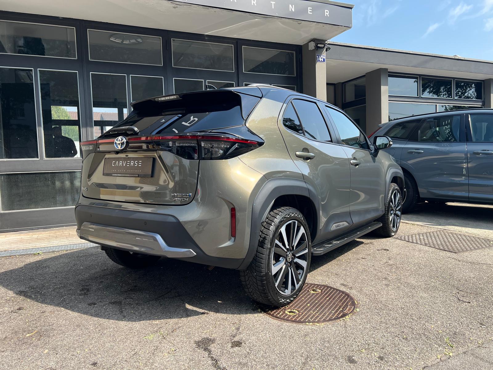 TOYOTA Yaris Cross 1.5 VVT-i HSD Premiere Edition AWD-i-showroom-element-3