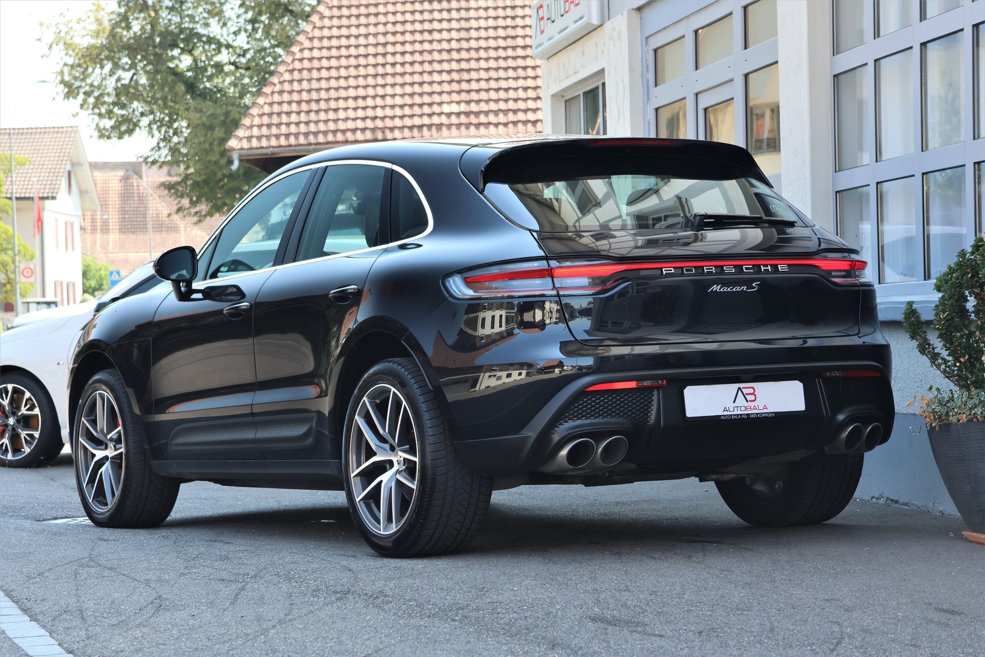 PORSCHE Macan S PDK (CH) 380PS-showroom-element-2