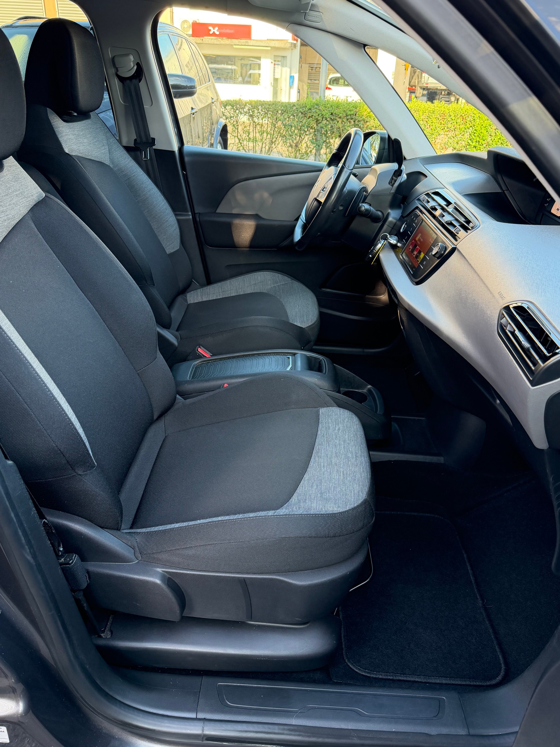 CITROEN Grand C4 Picasso 1.6 BlueHDi Feel EAT6-image-13